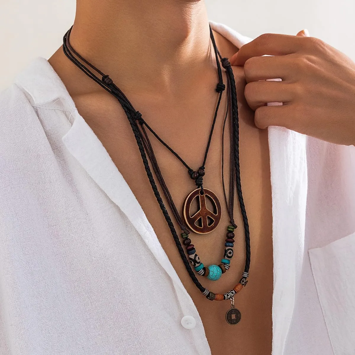 Collana a più fili con pendente a forma di simbolo della pace,Stile Hippie Anni 70, Collana da Uomo Regolabile in Corda Intrecciata, Vintage per Festival, Festa a Tema e Outfit Casual (76-87cm) - immagine 3