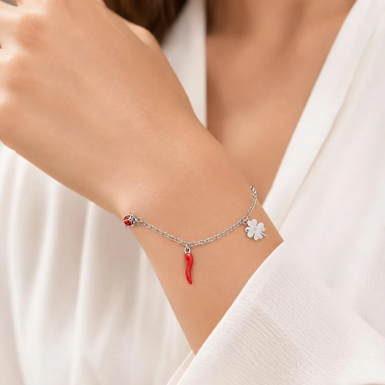 Louis Ciocchetti Bracciale in Acciaio con Corno Portafortuna – Bracciale Regolabile Uomo e Donna con Chiusura a Moschettone, Lunghezza 16 cm + 5 cm - immagine 3