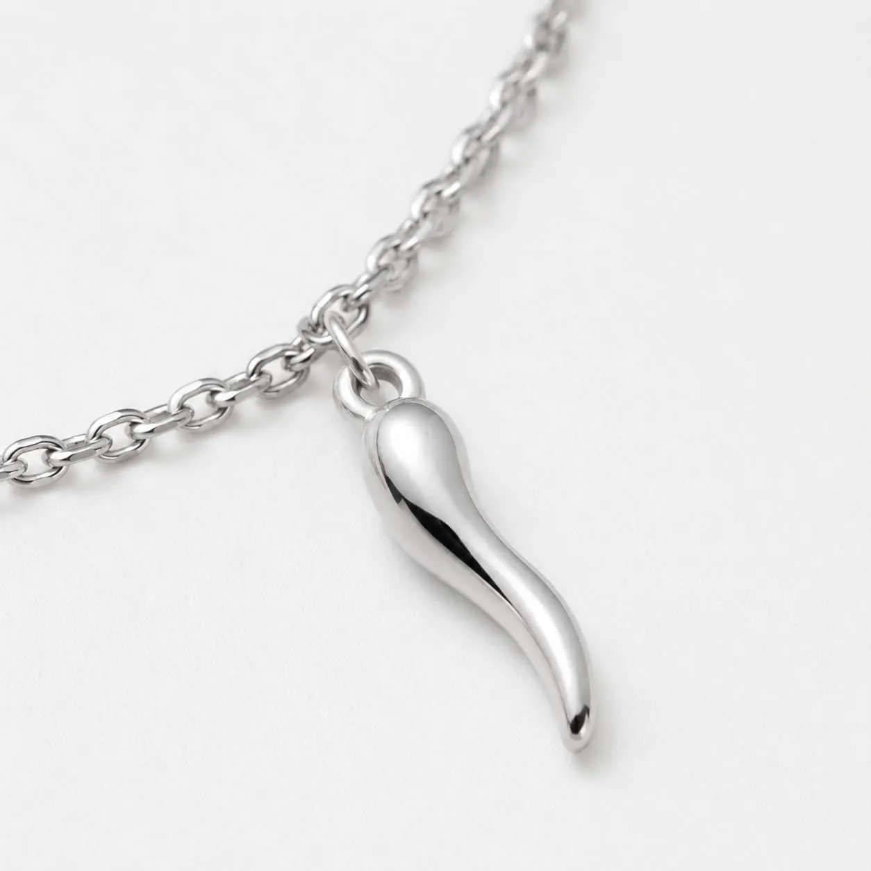 Louis Ciocchetti Bracciale in Acciaio con Corno Portafortuna – Bracciale Regolabile Uomo e Donna con Chiusura a Moschettone, Lunghezza 16 cm + 5 cm - immagine 2