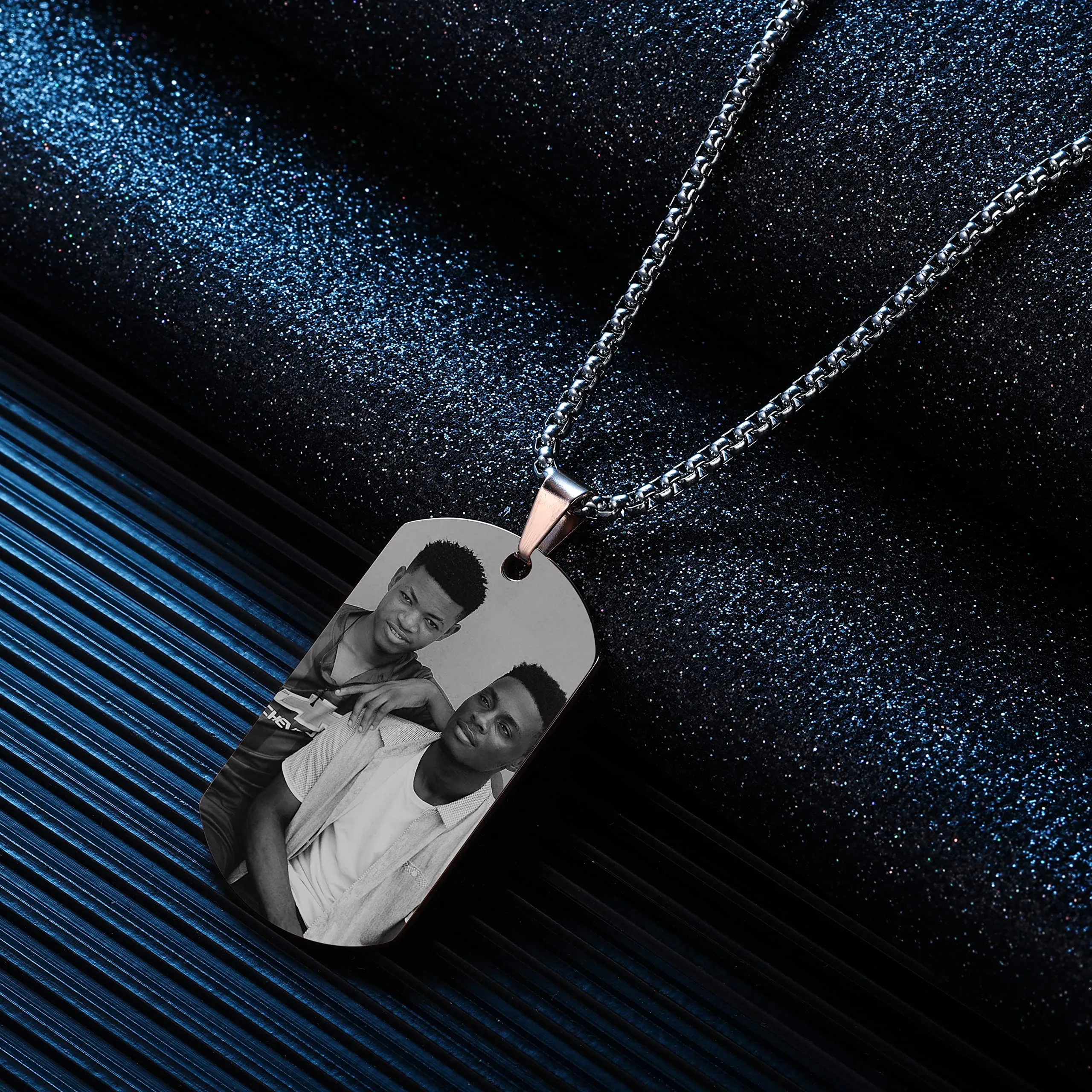 OTXIXTO Collana con Ciondolo con Piastrina per Cani Personalizzata con Incisione di Testo/Immagine Colorata/in Bianco e Nero per Gioielli in Acciaio Inossidabile da Uomo e Donna, con Portachiavi - immagine 4