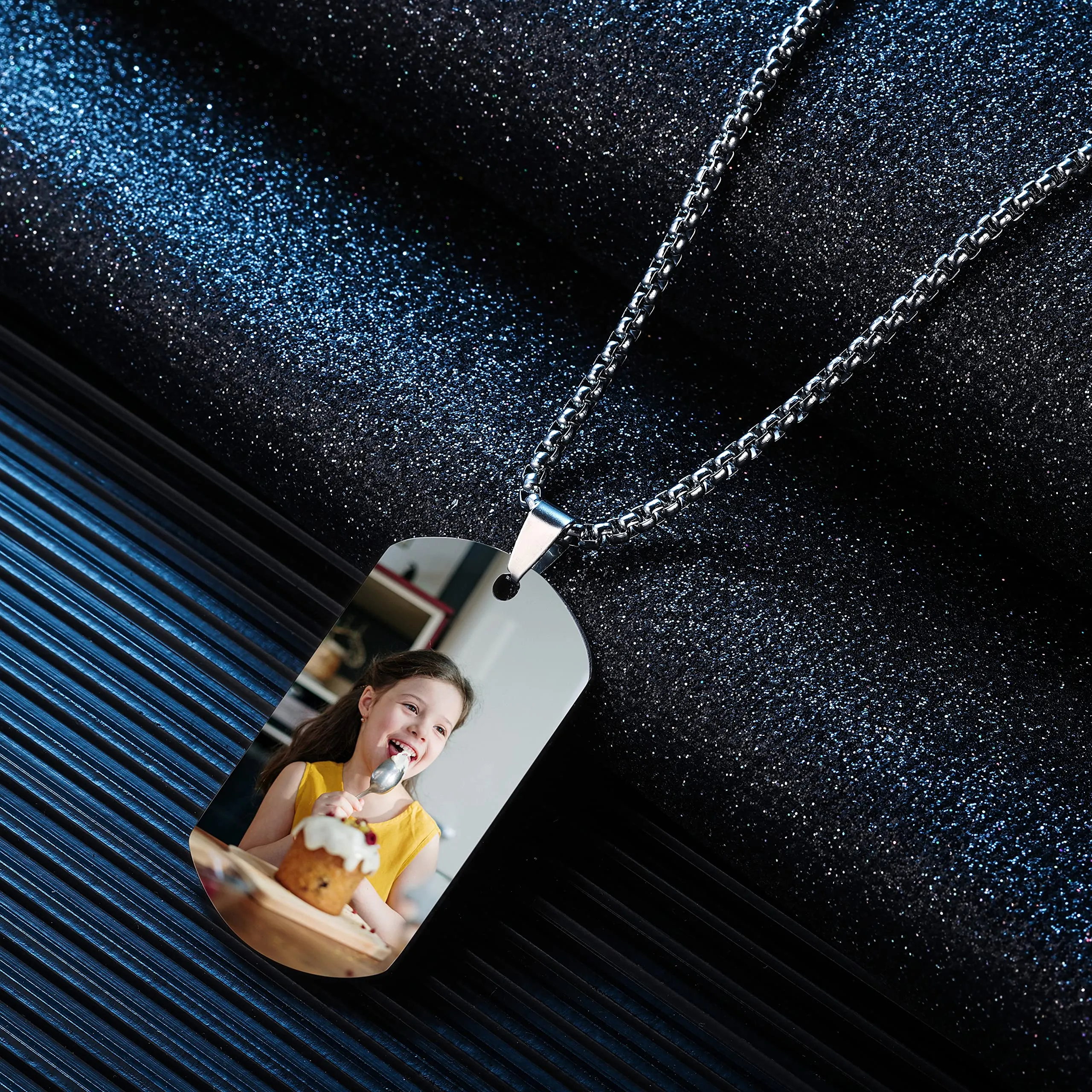 OTXIXTO Collana con Ciondolo con Piastrina per Cani Personalizzata con Incisione di Testo/Immagine Colorata/in Bianco e Nero per Gioielli in Acciaio Inossidabile da Uomo e Donna, con Portachiavi - immagine 4