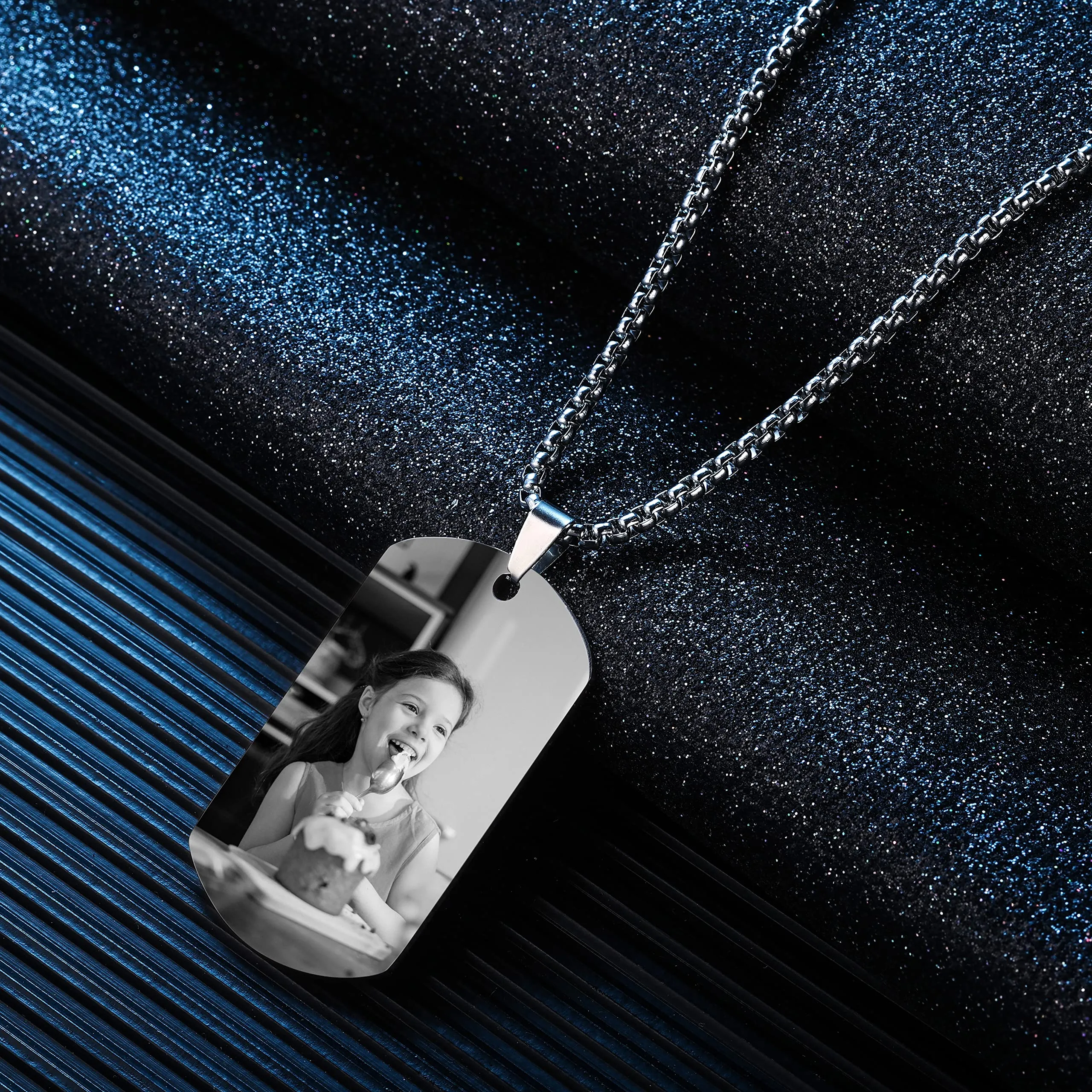 OTXIXTO Collana con Ciondolo con Piastrina per Cani Personalizzata con Incisione di Testo/Immagine Colorata/in Bianco e Nero per Gioielli in Acciaio Inossidabile da Uomo e Donna, con Portachiavi - immagine 4