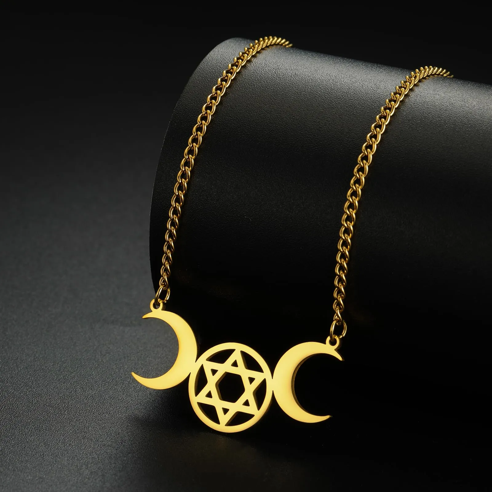 VASSAGO Collana Tripla Luna Dea Wicca Pentagramma Collana Amuleto Gioielli in Acciaio Inossidabile (Gold Moon Hexagram Necklace) - immagine 4