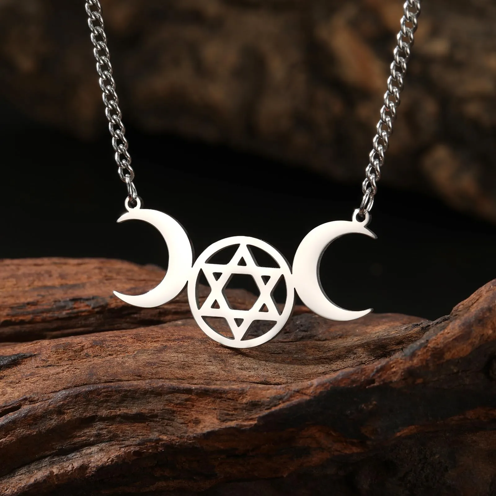 VASSAGO Collana Tripla Luna Dea Wicca Pentagramma Collana Amuleto Gioielli in Acciaio Inossidabile (Silver Moon Hexagram Necklace) - immagine 3