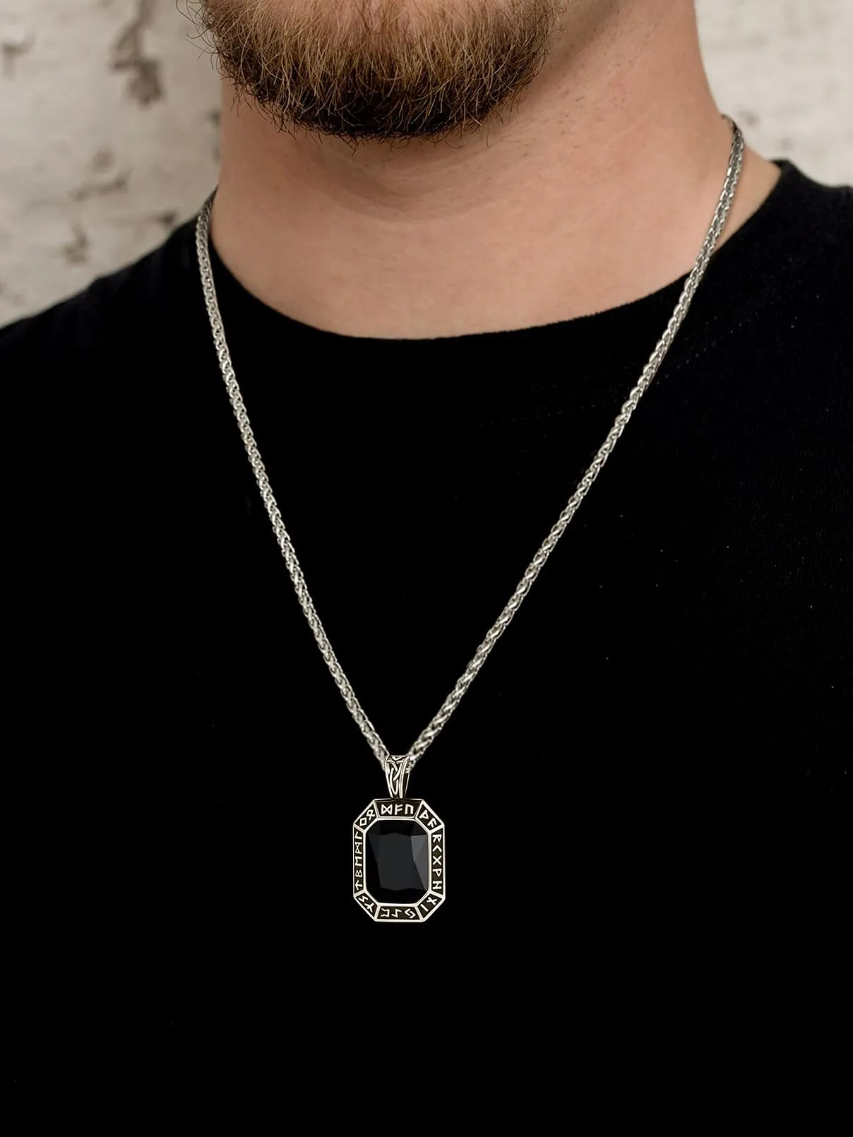 FaithHeart Collana Uomo Vichingo Pendentivo in Ottagono Cristallo Rosso Smeraldo Ossidiana con Rune Vichinghe Accessorio Moda Unico Perfetto per Regalo Stile Personale - immagine 7