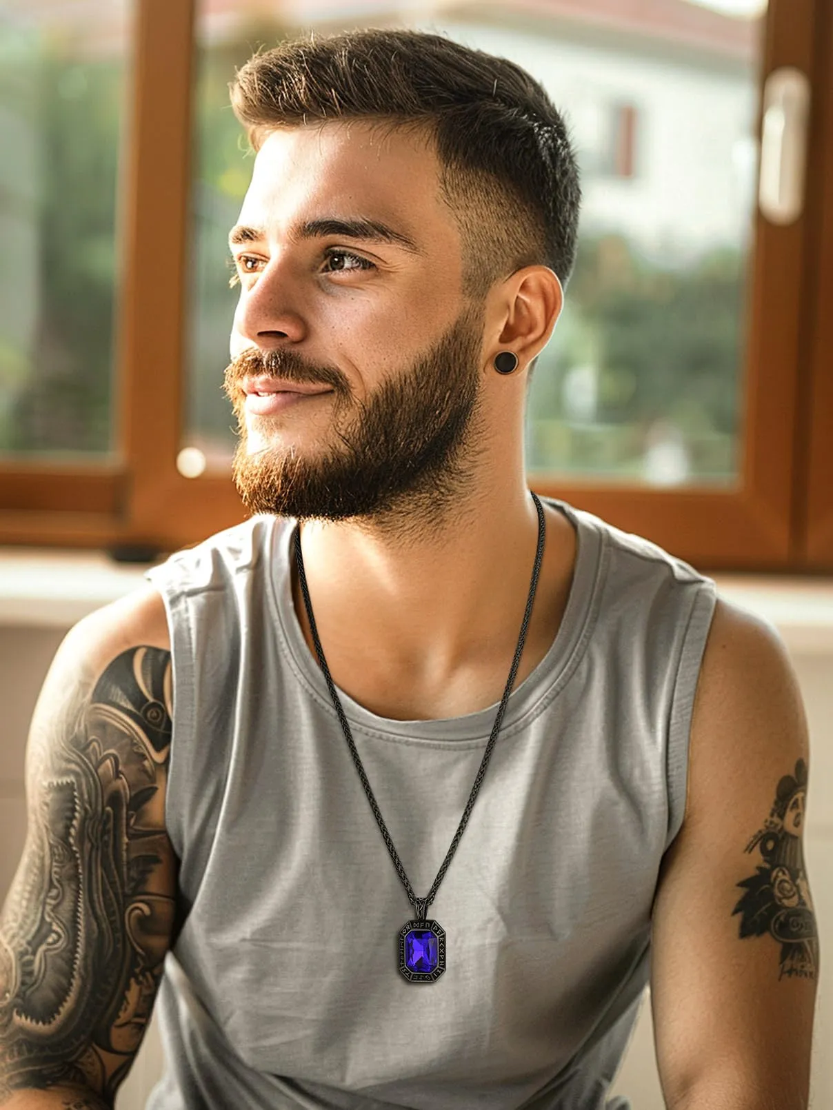 FaithHeart Collana Uomo Vichingo Pendentivo in Ottagono Cristallo Rosso Smeraldo Ossidiana con Rune Vichinghe Accessorio Moda Unico Perfetto per Regalo Stile Personale - immagine 2