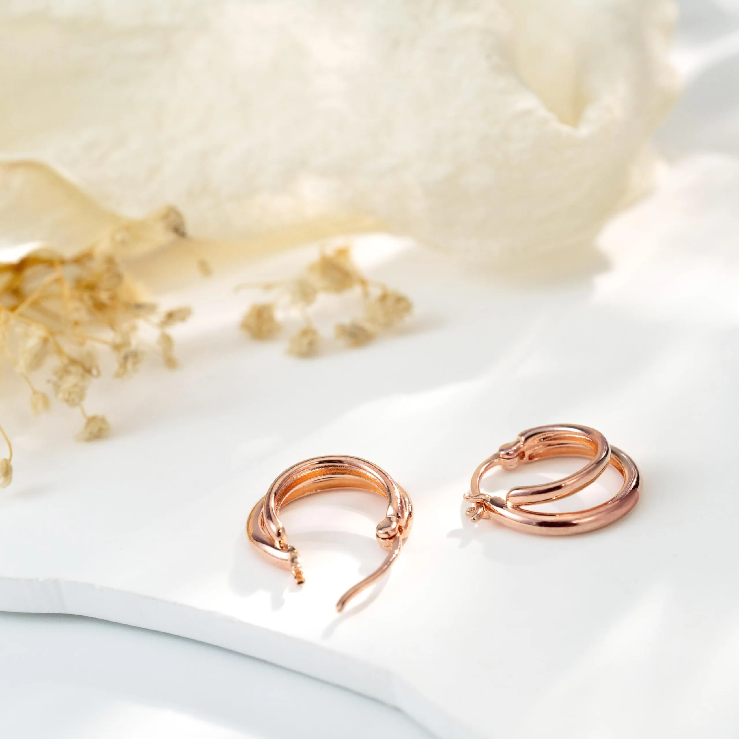 PHNIBIRD Orecchini Cerchio Uomo con Asimmetrici Semplice Cerchio Unisex Rosegold Orecchini per Adatto Per l'uso Quotidiano - immagine 4