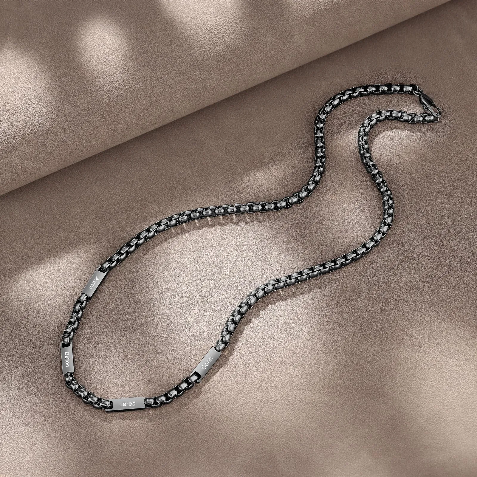 ALBERTBAND Collana da Uomo Personalizzata Collana in Acciaio inox con Nome Regalo per Uomo Festa del papà San Valentino Natale (Nero-4 nome) - immagine 5