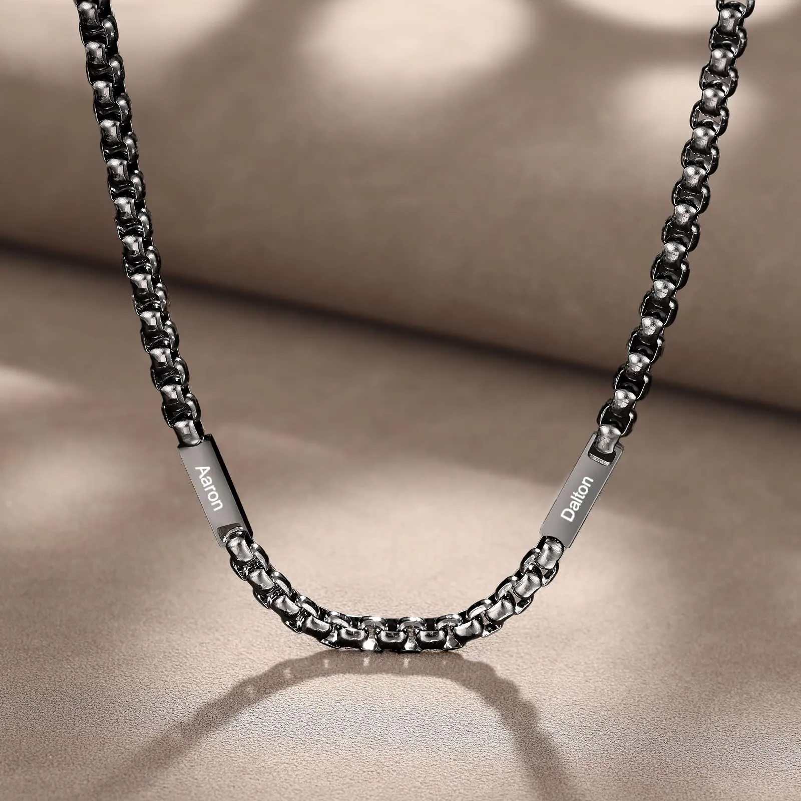 ALBERTBAND Collana da Uomo Personalizzata Collana in Acciaio inox con Nome Regalo per Uomo Festa del papà San Valentino Natale (Nero-2 nome) - immagine 4