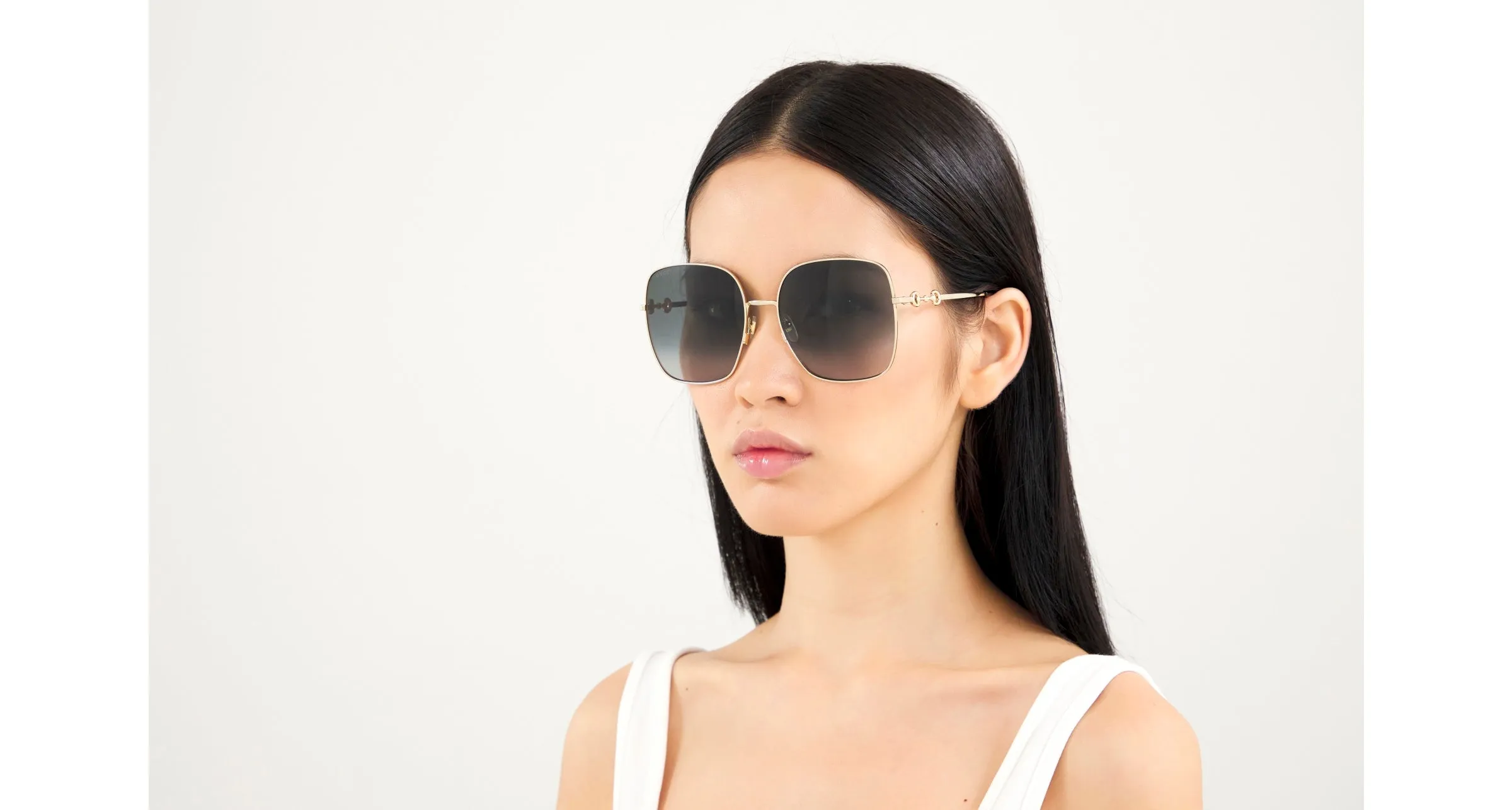 Gucci GG0879S 001 Occhiali da sole Metallo Oro Grigio Squadrata Normale Sfumato - immagine 2