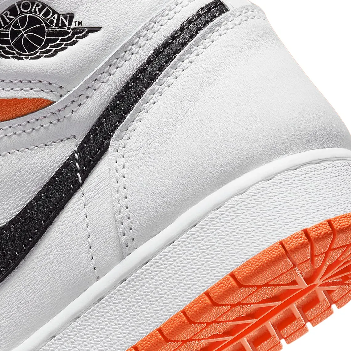 Jordan Unisex-bambino Retro, Bianco/Arancione/Nero, 5.5 Big Kid - immagine 7