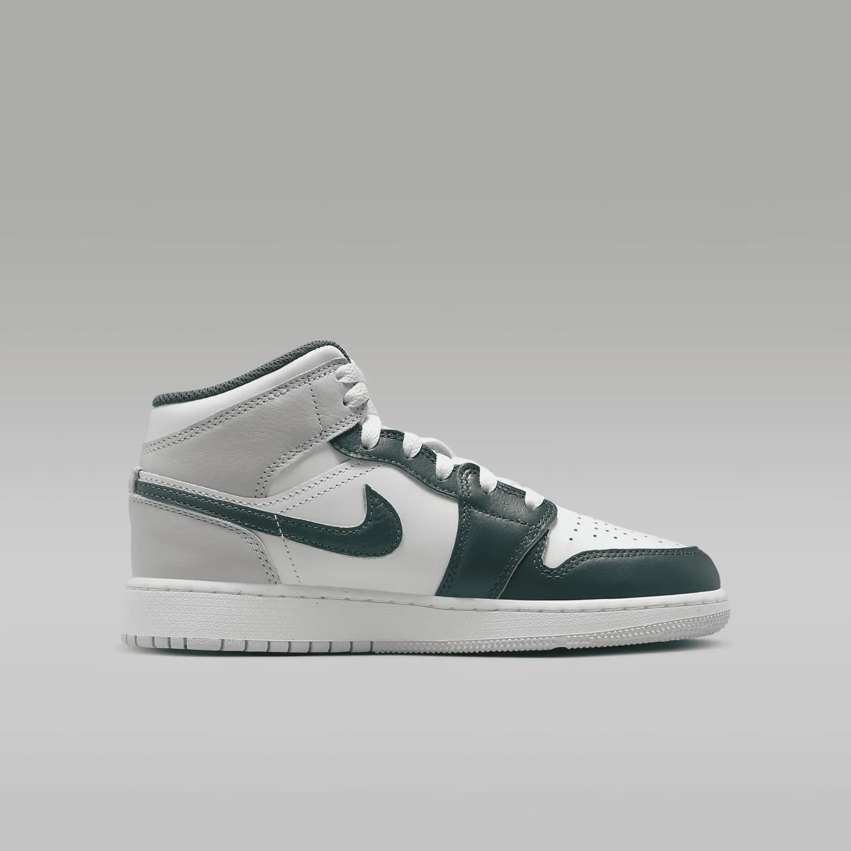 Nike Uomini Air Jordan 1 Mid Se (Gs) Scarpe Da Corsa, BIANCO/VERDE OSSIDATO-VELA-GRIGIO NEUTRO, 5.5 UK (6 US) - immagine 3