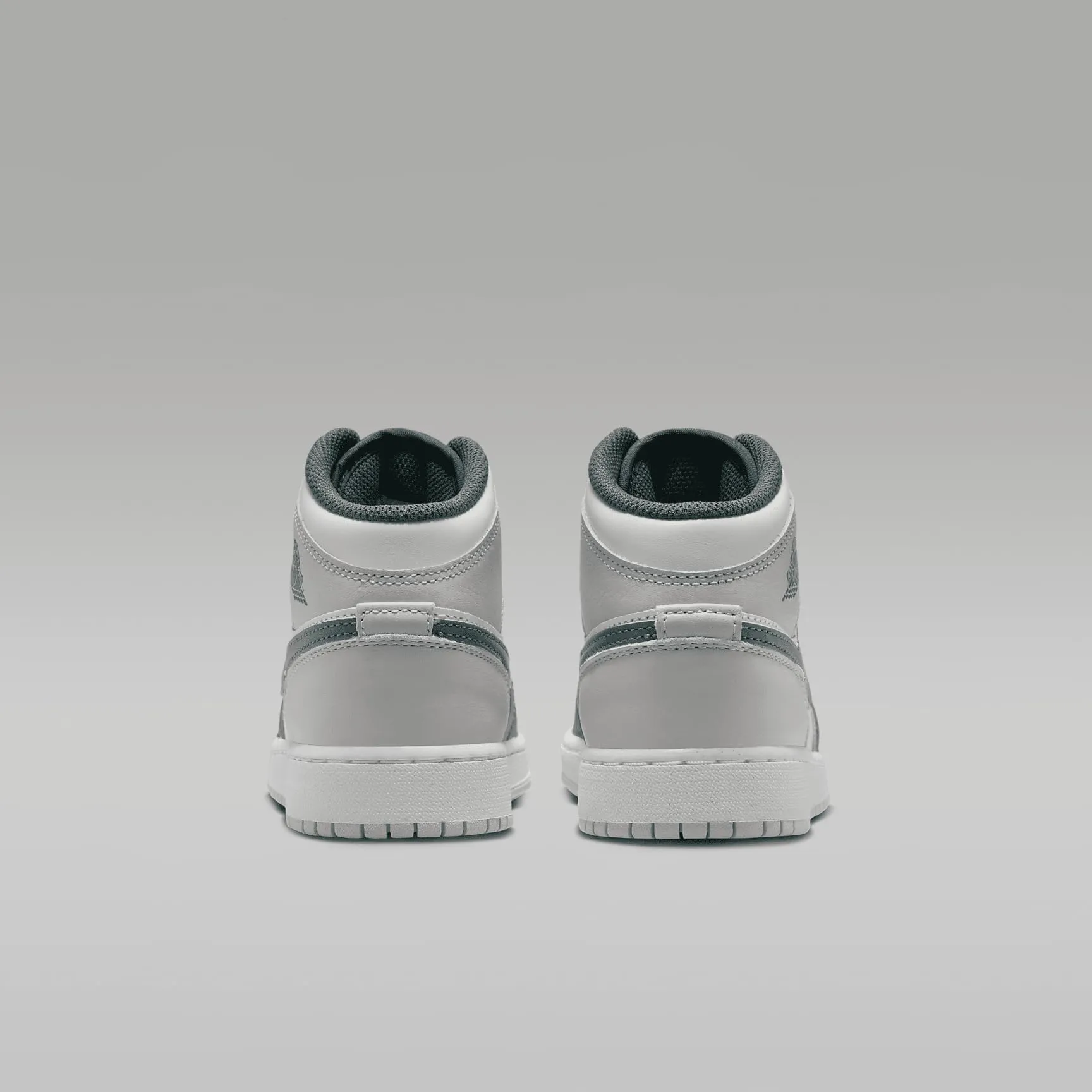 Nike Air Jordan 1 Mid SE (GS) (FQ8088-103, bianco/verde ossidato), Bianco Verde Ossido Grigio Neutro, 6.5 Big Kid - immagine 6