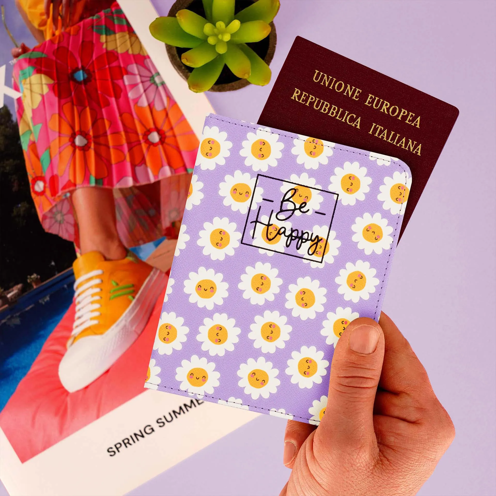 Legami - Porta Passaporto con Fiori, Passport Holder Portafoglio per Viaggiare, Custodia per Passaporto, 1 Tasca per Passaporto, 4 Tasche per Carte, Protezione RFID, 10,5 x 14 x 1 cm, Tema Daisy - immagine 3