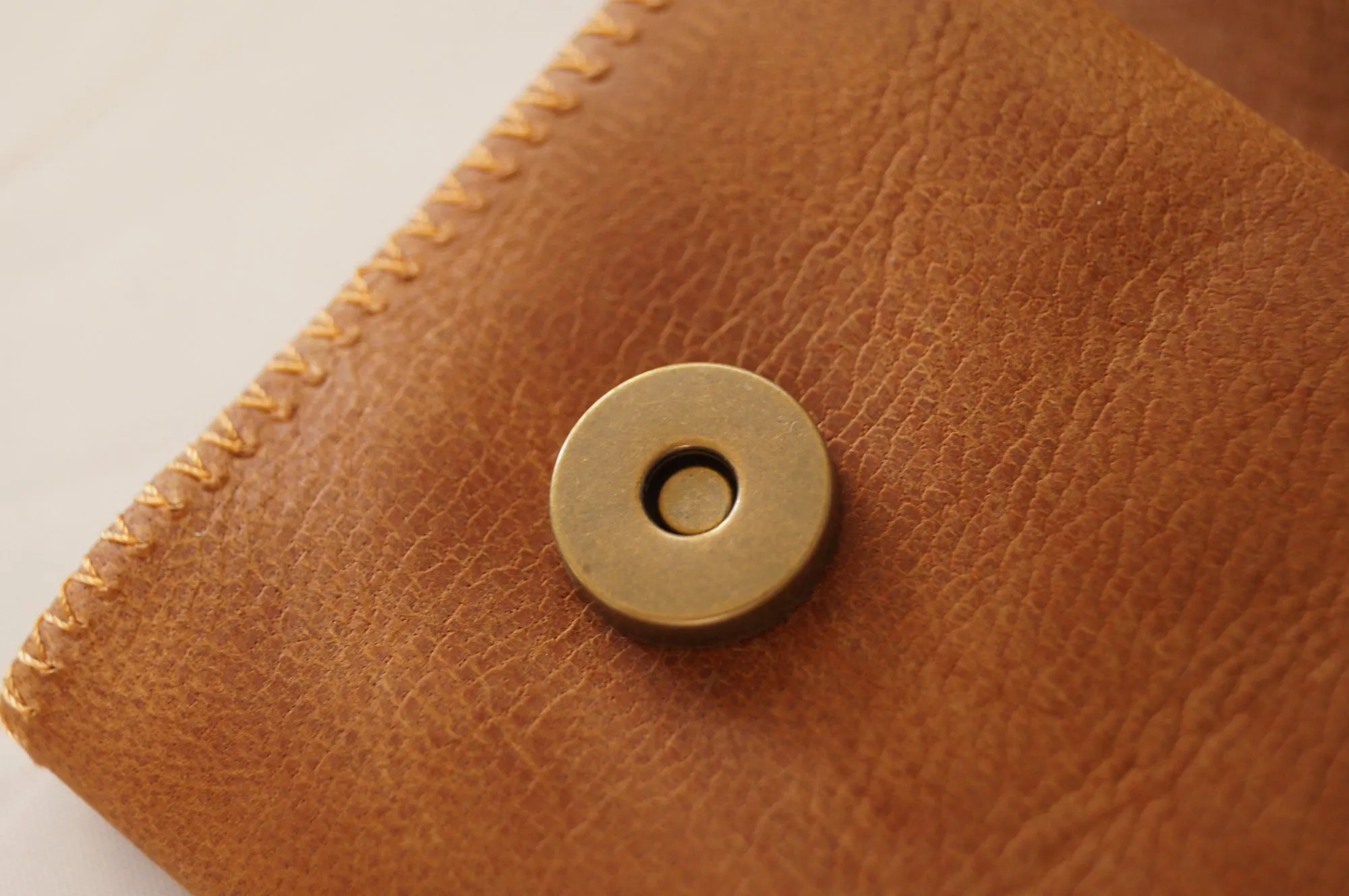 GERMANUS Albrunus - Astuccio Porta Tabacco, Vera Pelle, Made in EU, Fatto a Mano, Marrone - immagine 8