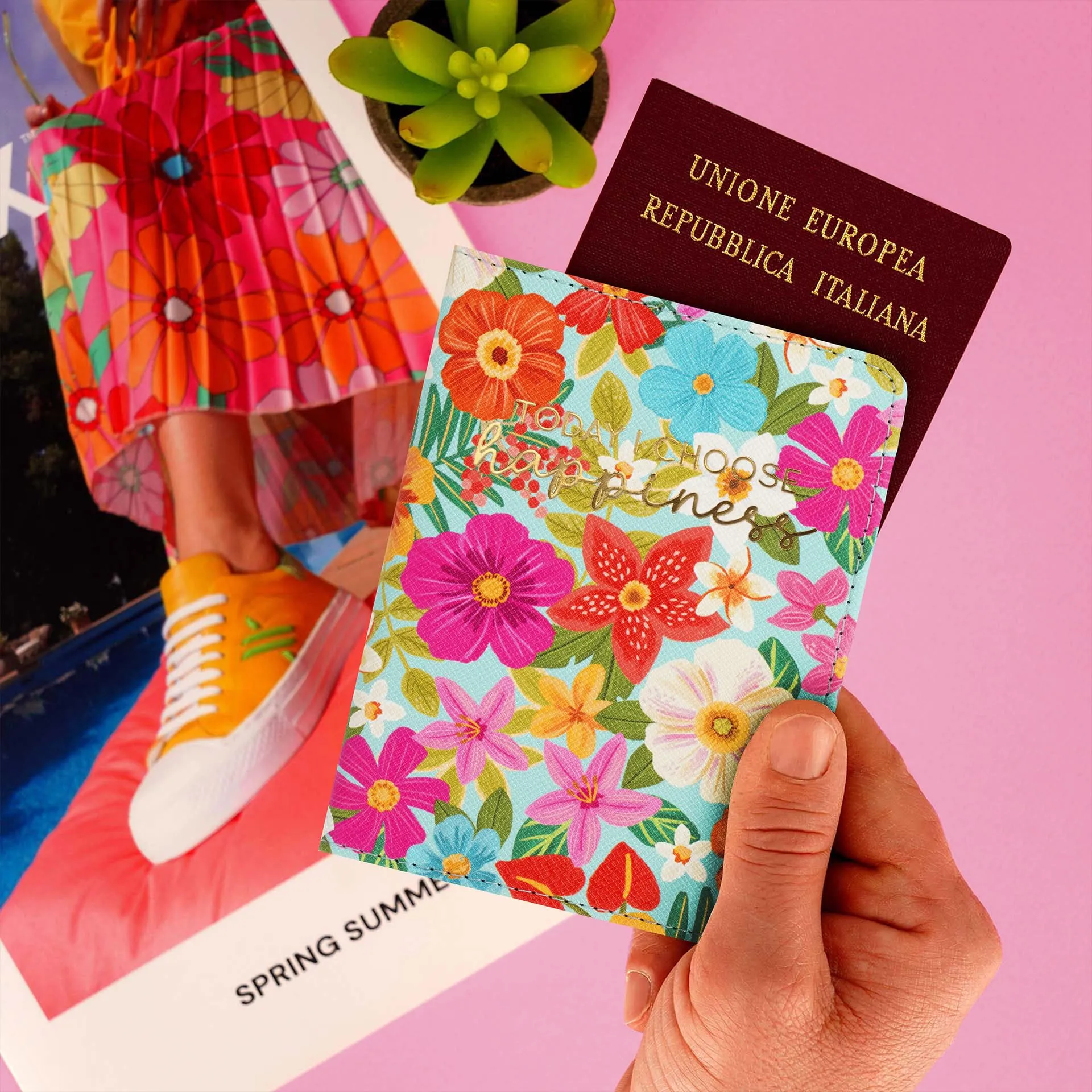 Legami - Porta Passaporto con Fiori, Passport Holder Portafoglio per Viaggiare, Custodia per Passaporto, 1 Tasca per Passaporto, 4 Tasche per Carte, Protezione RFID, 10,5 x 14 x 1 cm, Tema Flowers - immagine 3