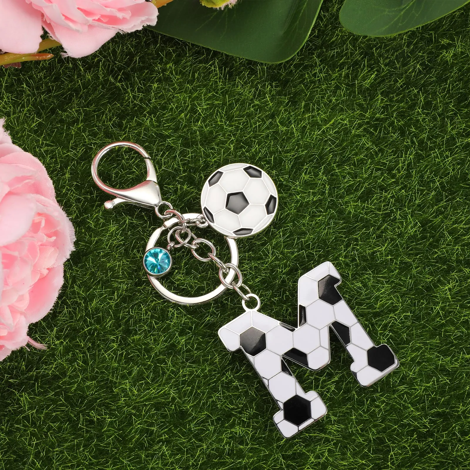 MWOOT Portachiavi Lettera Iniziale con Ciondolo Calcio, Regalo per Amanti del Calcio, Charms per Borse e Zaini - immagine 4