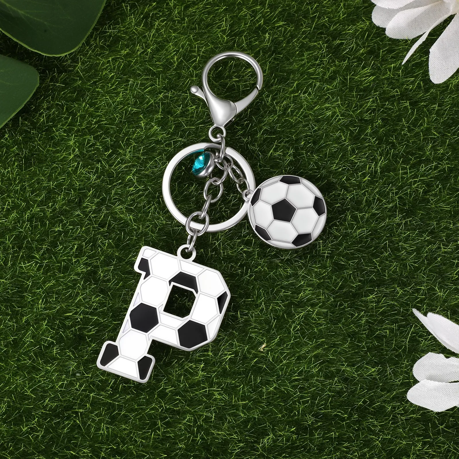 MWOOT Portachiavi Calcio Lettera Iniziale, Portachiavi Alfabeto con Ciondoli a Calcio, Portachiavi Sport Regalo Calcio per Amanti del Calcio, Charms per Borse Zaino Accessori(P) - immagine 4