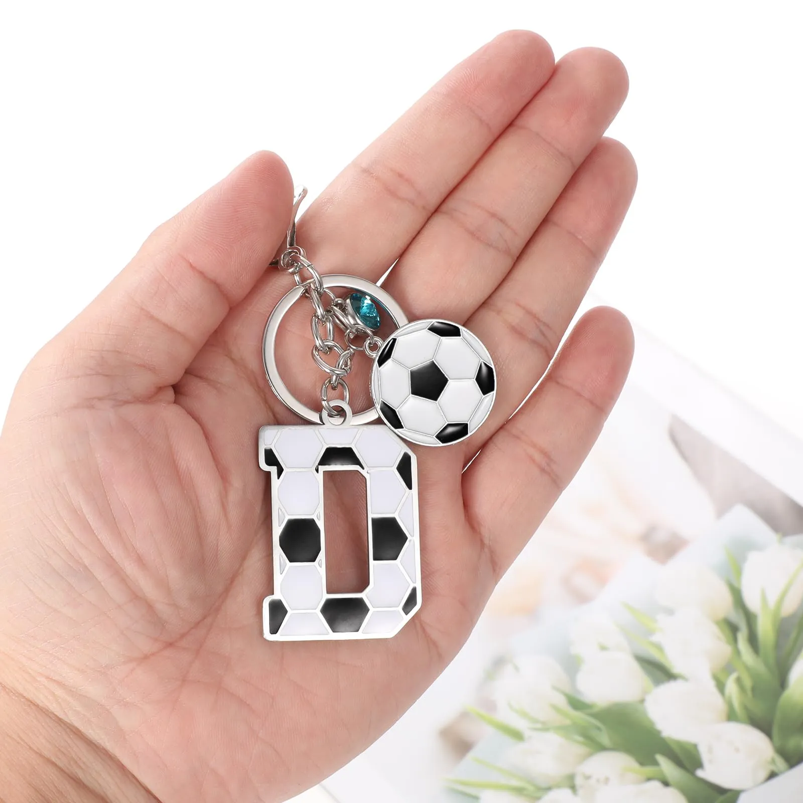 MWOOT Portachiavi Calcio Lettera Iniziale, Portachiavi Alfabeto con Ciondoli a Calcio, Portachiavi Sport Regalo Calcio per Amanti del Calcio, Charms per Borse Zaino Accessori(D) - immagine 6