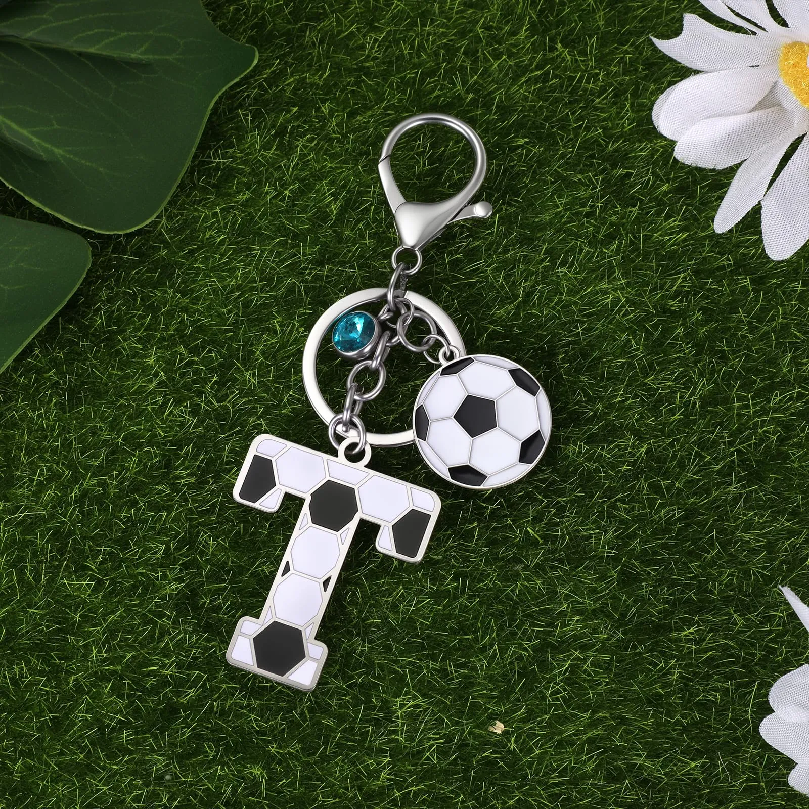 MWOOT Portachiavi Calcio Lettera Iniziale, Portachiavi Alfabeto con Ciondoli a Calcio, Portachiavi Sport Regalo Calcio per Amanti del Calcio, Charms per Borse Zaino Accessori(T) - immagine 4
