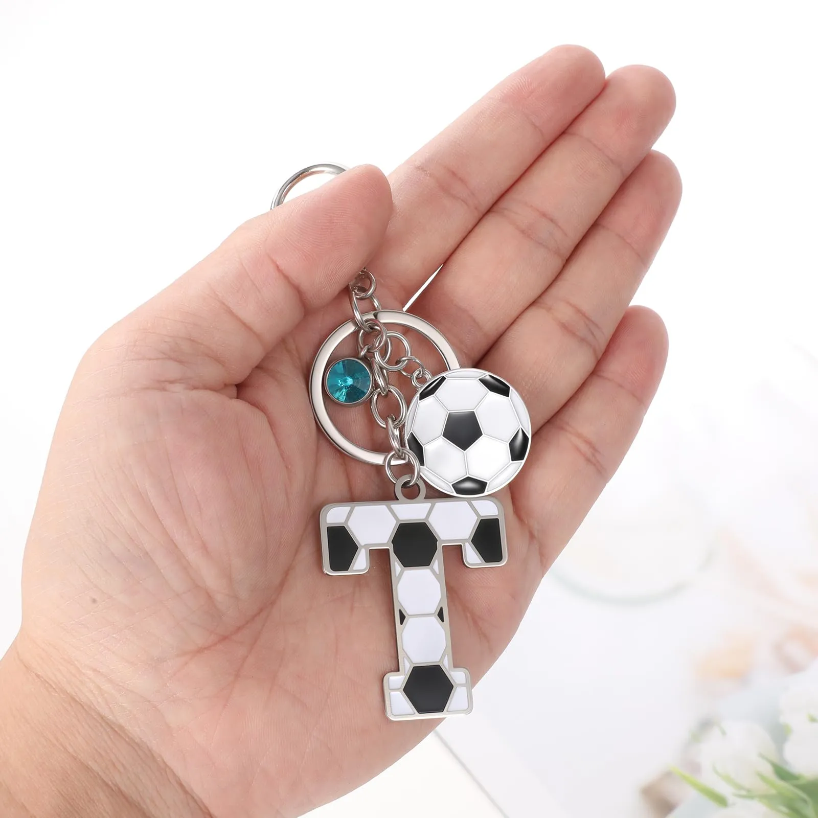 MWOOT Portachiavi Calcio Lettera Iniziale, Portachiavi Alfabeto con Ciondoli a Calcio, Portachiavi Sport Regalo Calcio per Amanti del Calcio, Charms per Borse Zaino Accessori(T) - immagine 6