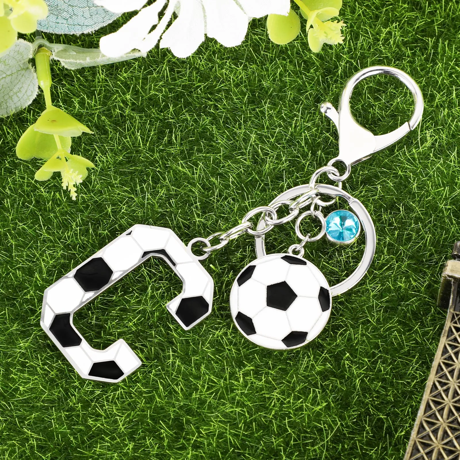 MWOOT Portachiavi Calcio Lettera Iniziale Alfabeto Ciondoli Sport Regalo Amanti Calcio Charms Borse Zaino Accessori - immagine 4