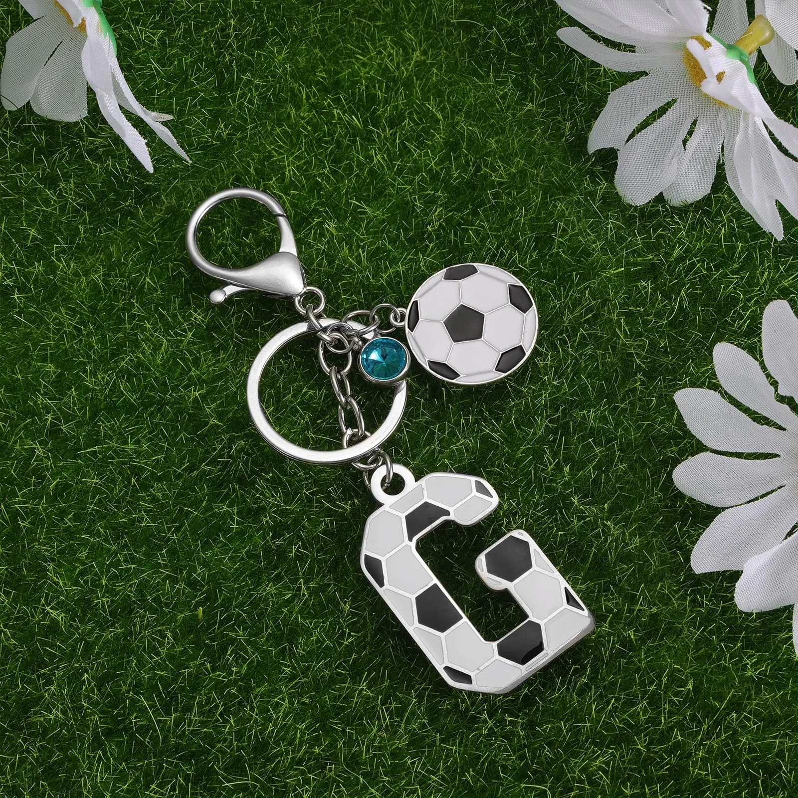 MWOOT Portachiavi Calcio Lettera Iniziale, Portachiavi Alfabeto con Ciondoli a Calcio, Portachiavi Sport Regalo Calcio per Amanti del Calcio, Charms per Borse Zaino Accessori(G) - immagine 4