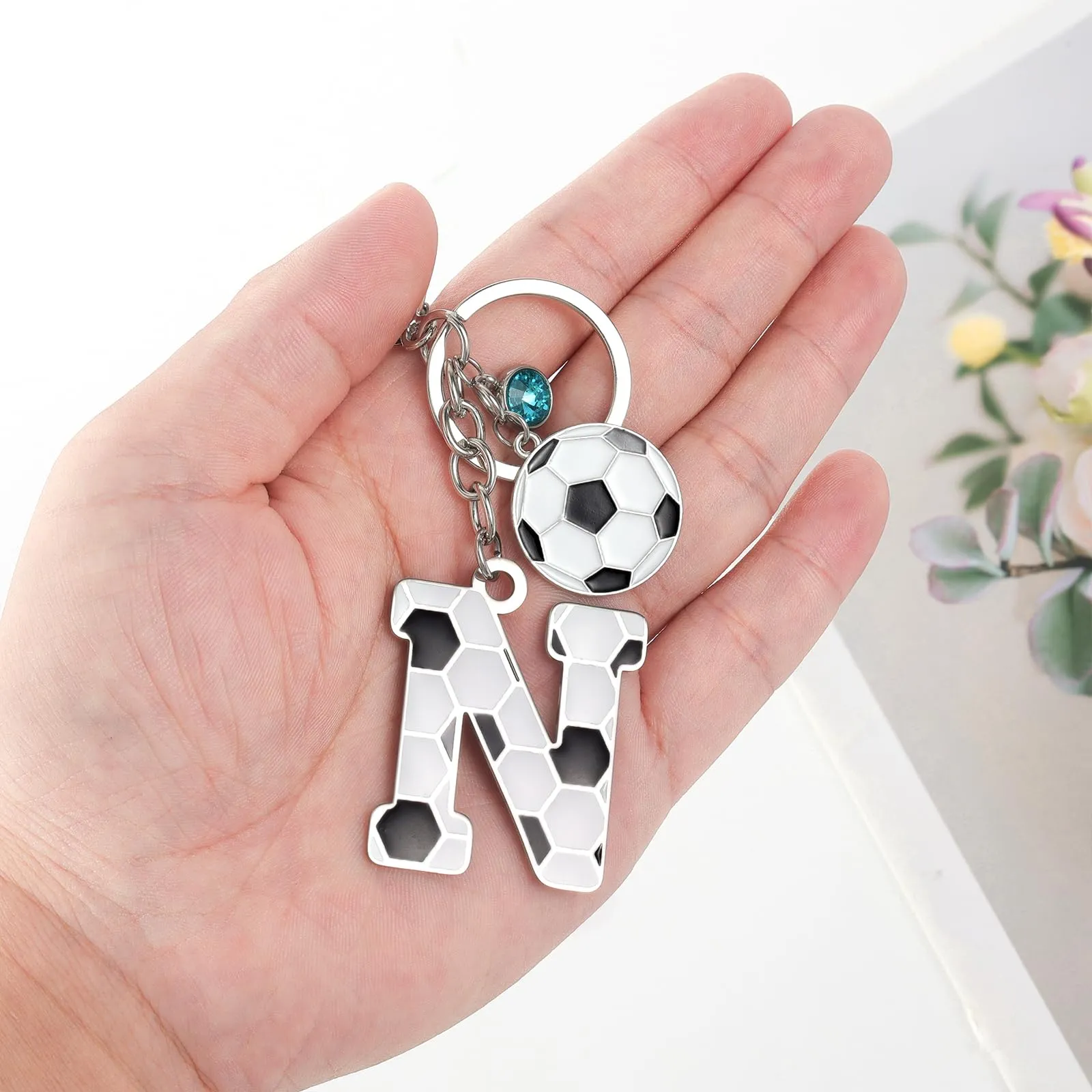MWOOT Portachiavi Calcio Lettera Iniziale, Portachiavi Alfabeto con Ciondoli a Calcio, Portachiavi Sport Regalo Calcio per Amanti del Calcio, Charms per Borse Zaino Accessori(N) - immagine 6