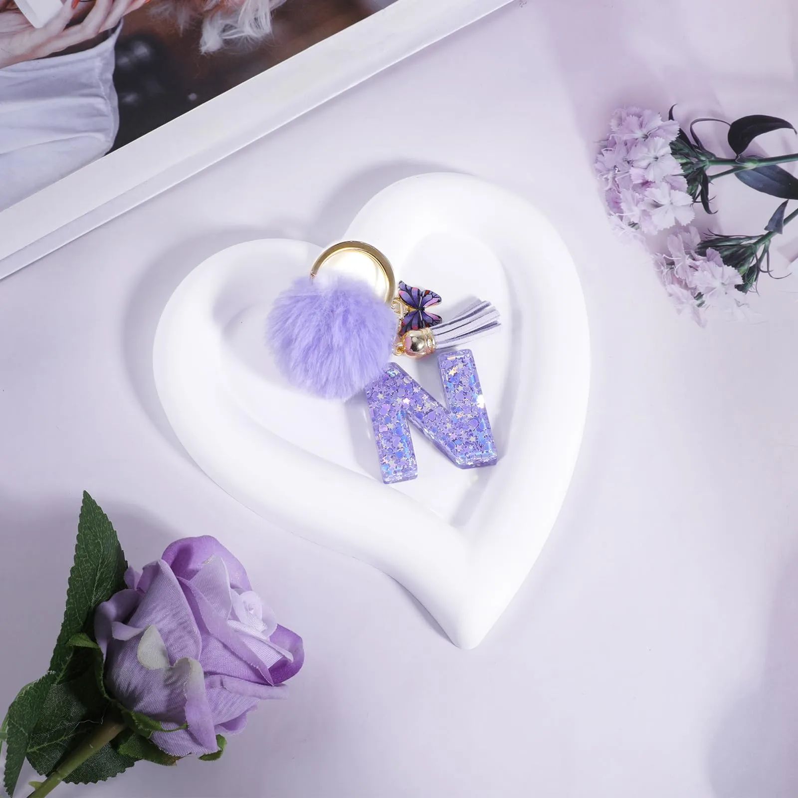 JSRQT Portachiavi da Ragazza Donna Viola Farfallina con Lettera Iniziale Nome N Ciondoli in Resina Personalizzare Regalo Legami Borsa per Auto Chiave Della Porta Macchina Zaino Pendenti Decor - immagine 3