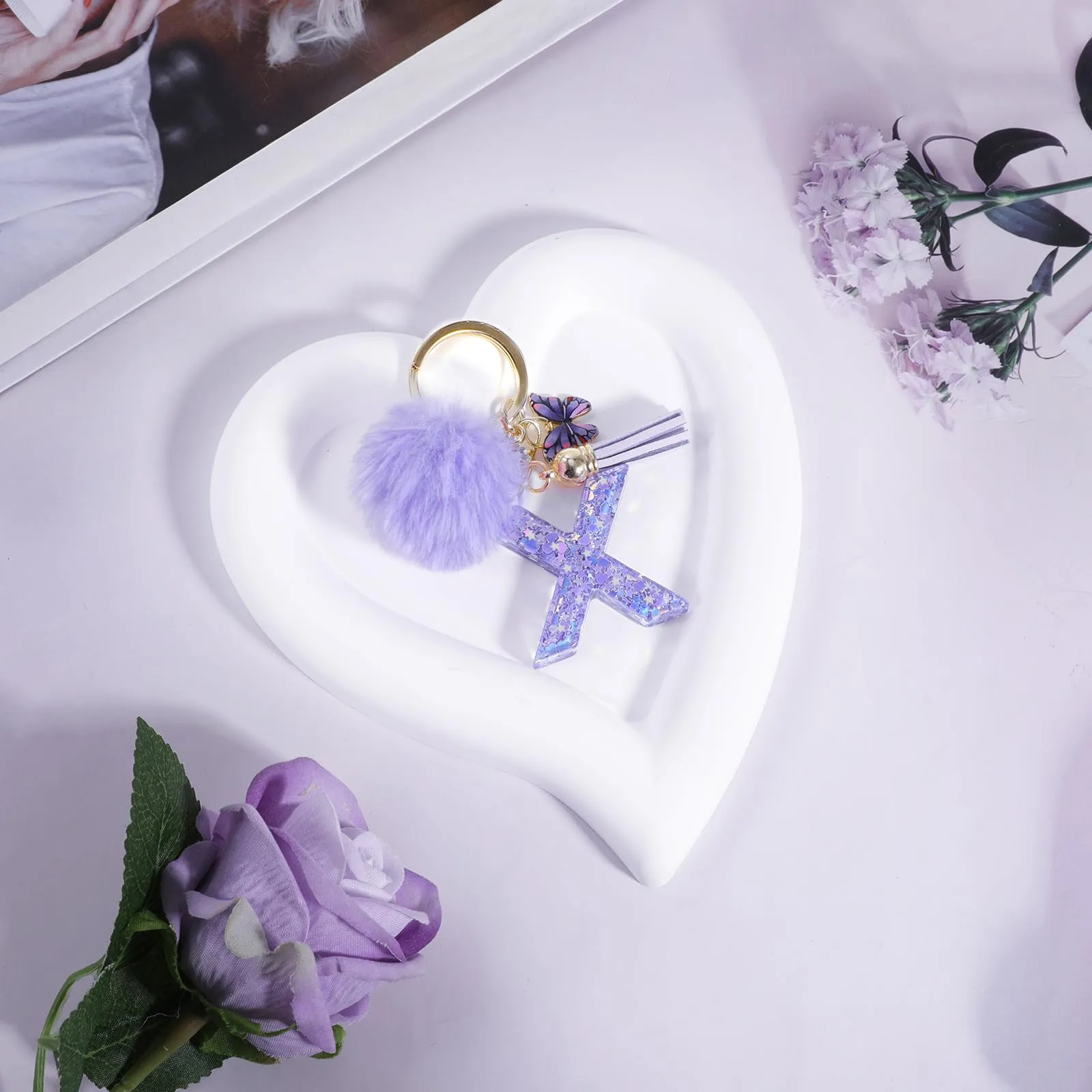 JSRQT Portachiavi da Ragazza Donna Viola Farfallina con Lettera Iniziale Nome X Ciondoli in Resina Personalizzare Regalo Legami Borsa per Auto Chiave Della Porta Macchina Zaino Pendenti Decor - immagine 3