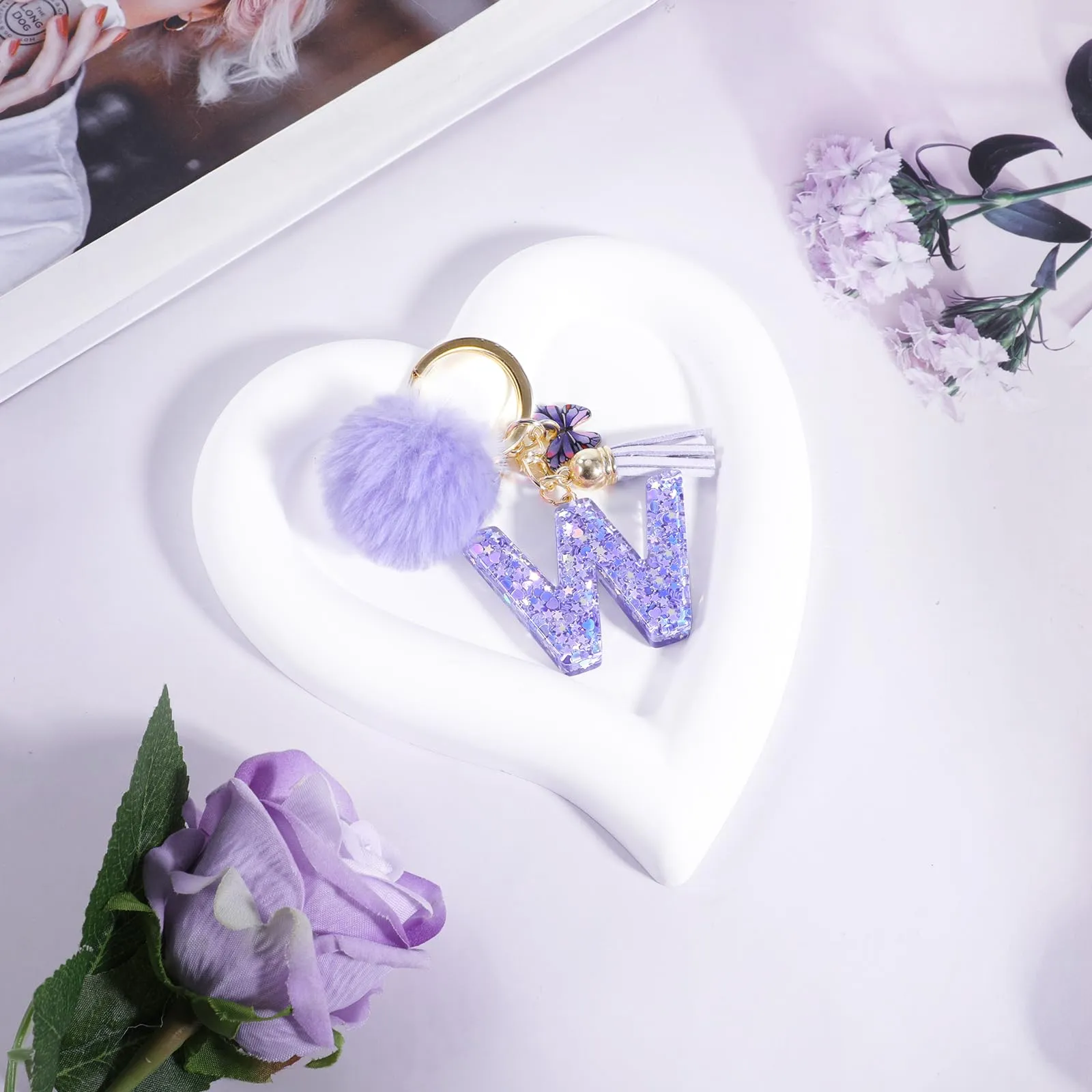 JSRQT Portachiavi da Ragazza Donna Viola Farfallina con Lettera Iniziale Nome W Ciondoli in Resina Personalizzare Regalo Legami Borsa per Auto Chiave Della Porta Macchina Zaino Pendenti Decor - immagine 5