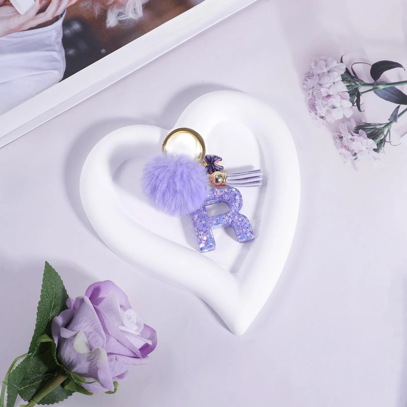JSRQT Portachiavi da Ragazza Donna Viola Farfallina con Lettera Iniziale Nome R Ciondoli in Resina Personalizzare Regalo Legami Borsa per Auto Chiave Della Porta Macchina Zaino Pendenti Decor - immagine 3