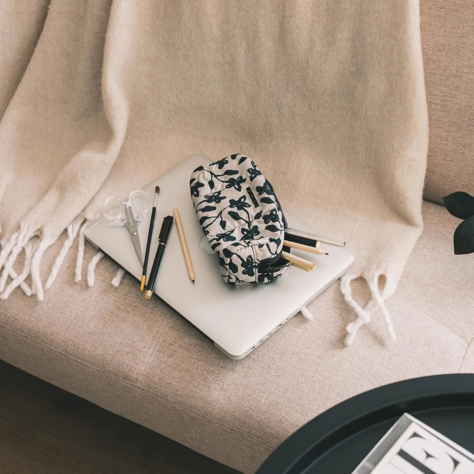 Kokonote Beauty Case da Viaggio Midnight Dahlia | Pochette Trucchi - immagine 4