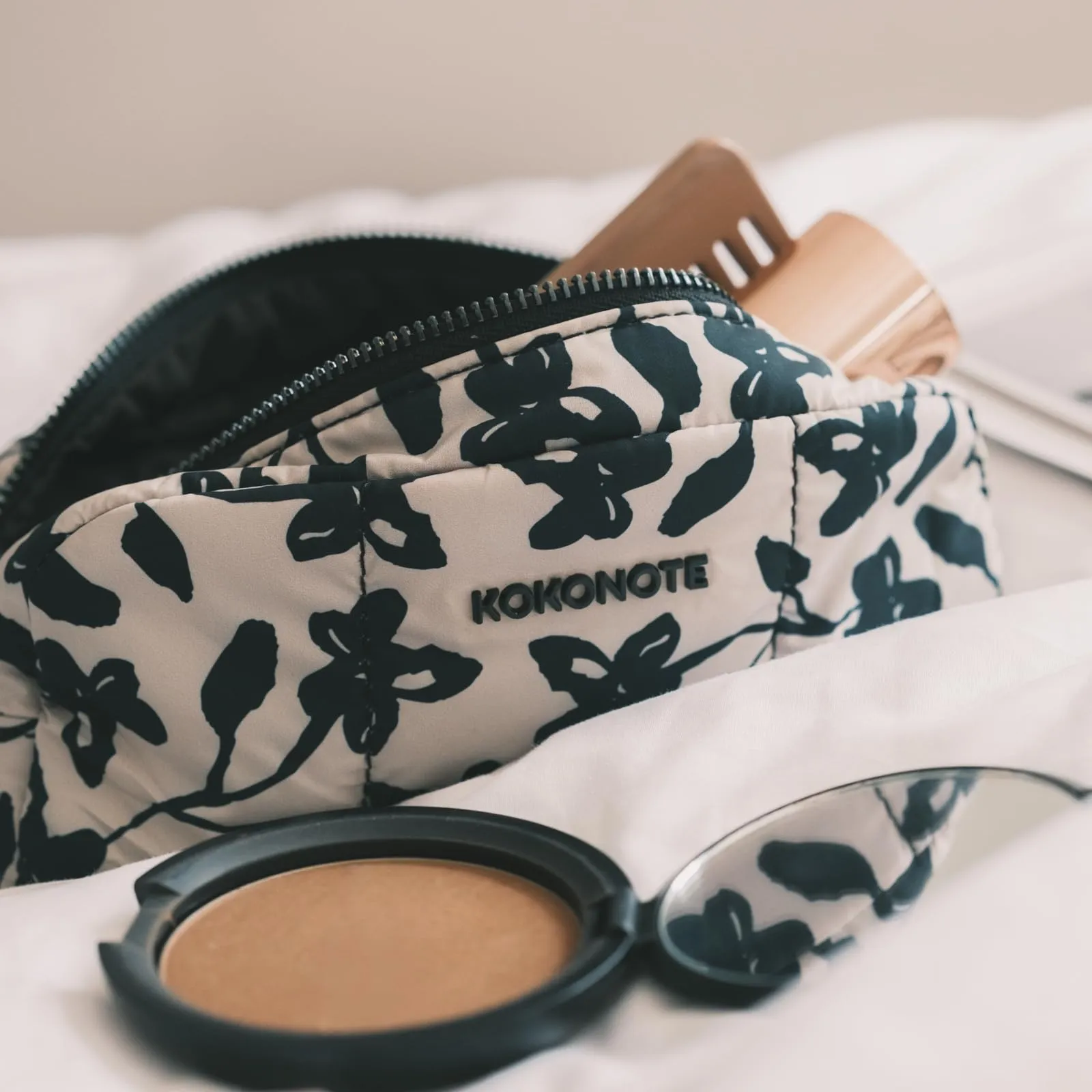 Kokonote Beauty Case da Viaggio Midnight Dahlia | Pochette Trucchi - immagine 6