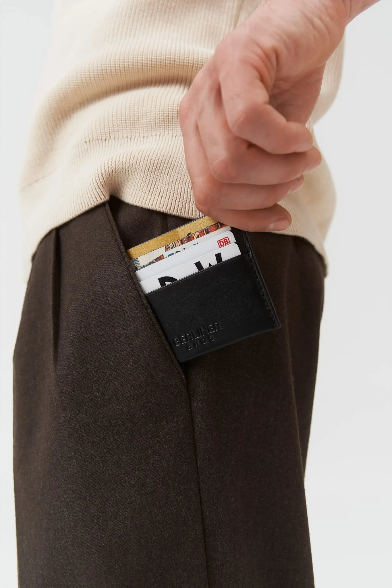 Berliner Bags Portacarte Uomo Slim Sottile in Vera Pelle con RFID e 8 Carte - immagine 4