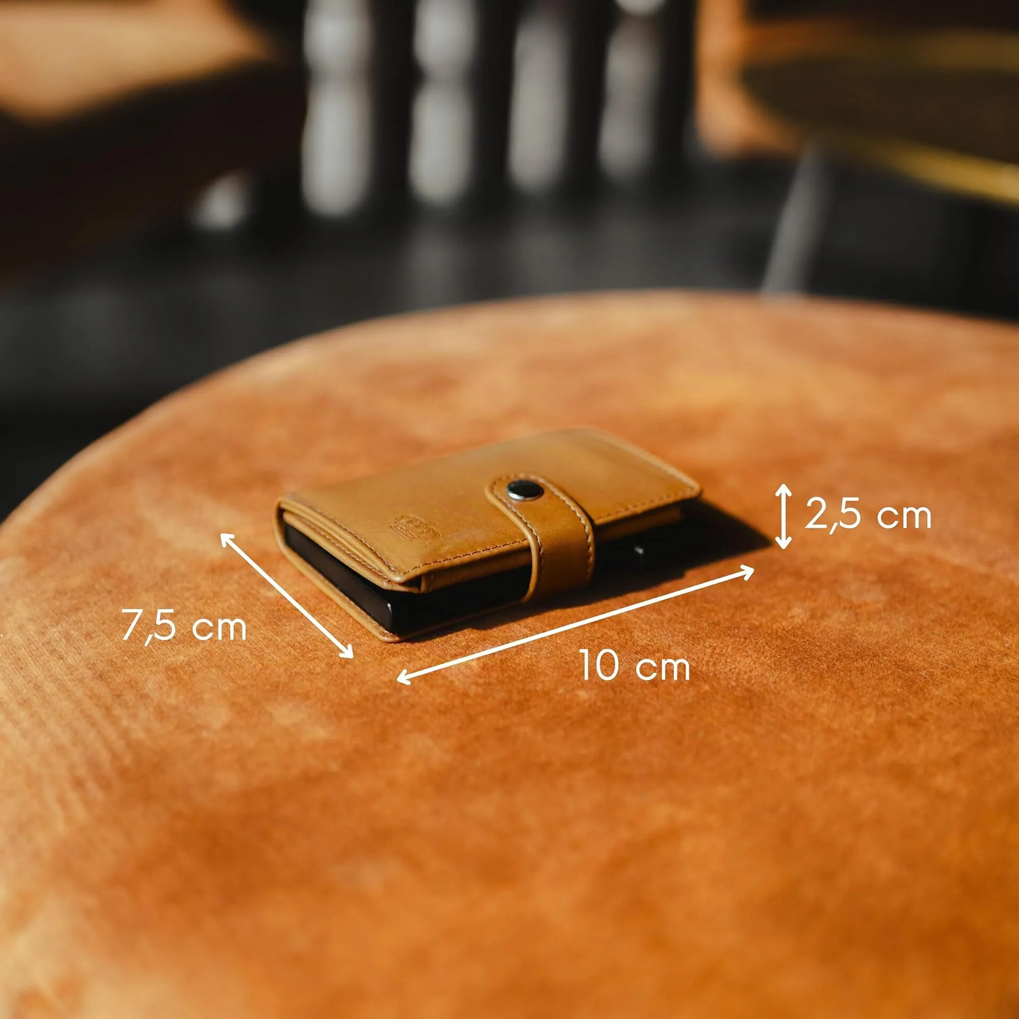 Baur Slim Wallet in vera pelle – portafoglio con custodia pop-up in alluminio & protezione RFID – piccolo portafoglio da uomo con portamonete – smart wallet (Portamonete con cerniera, cognac) - immagine 6