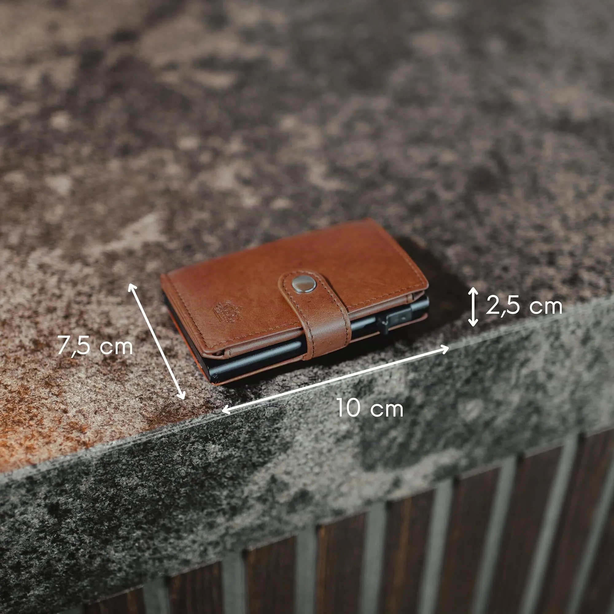 Baur Slim Wallet in vera pelle – portafoglio con pop-up in alluminio & protezione RFID – piccolo portafoglio da uomo senza portamonete – smart wallet (Senza portamonete, Pelle di bufalo marrone scuro) - immagine 6
