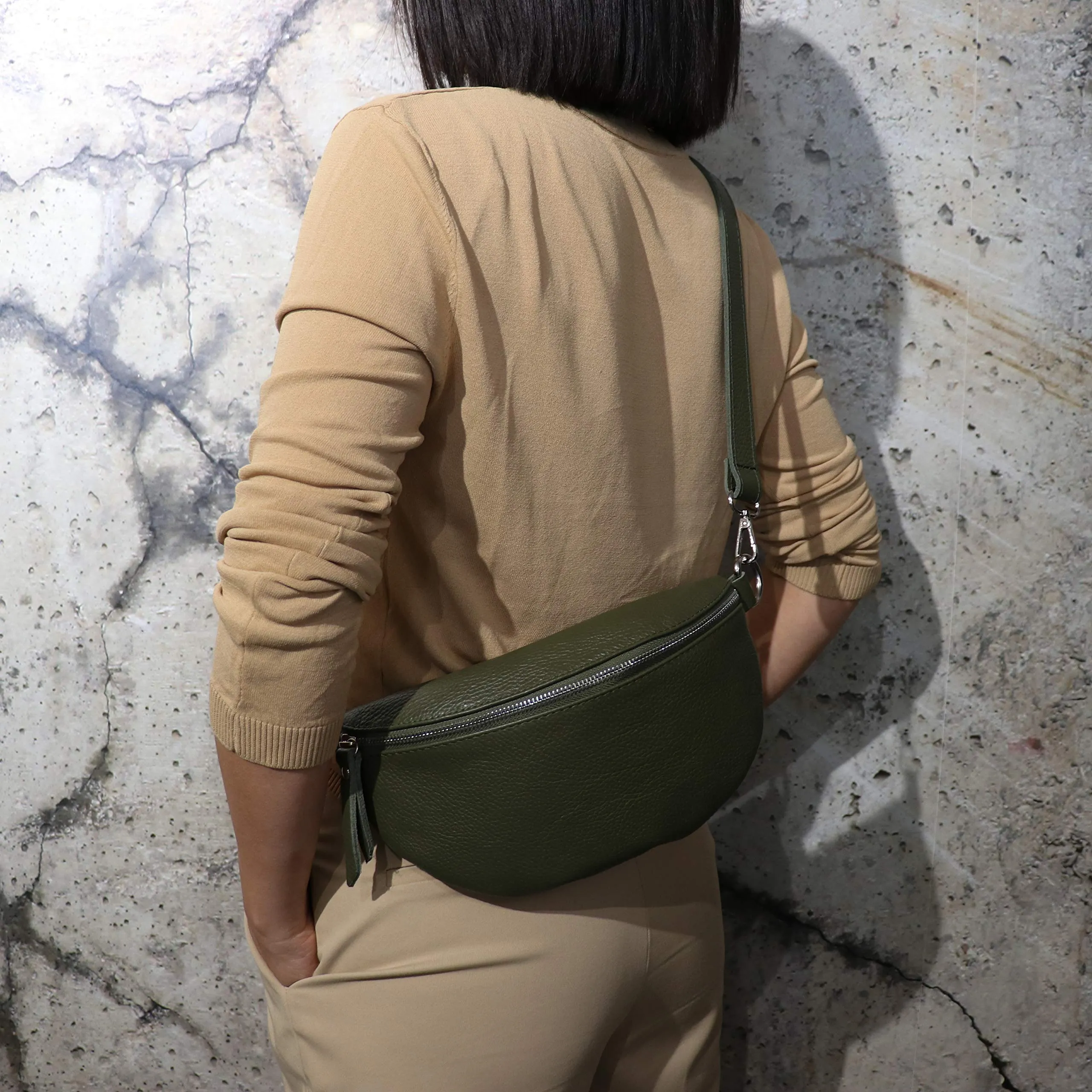 SH Leder ® Karla G359 - Marsupio in vera pelle, marsupio da viaggio, di dimensioni medie, 27 x 15 cm, unisex, cognac, Medium - immagine 8