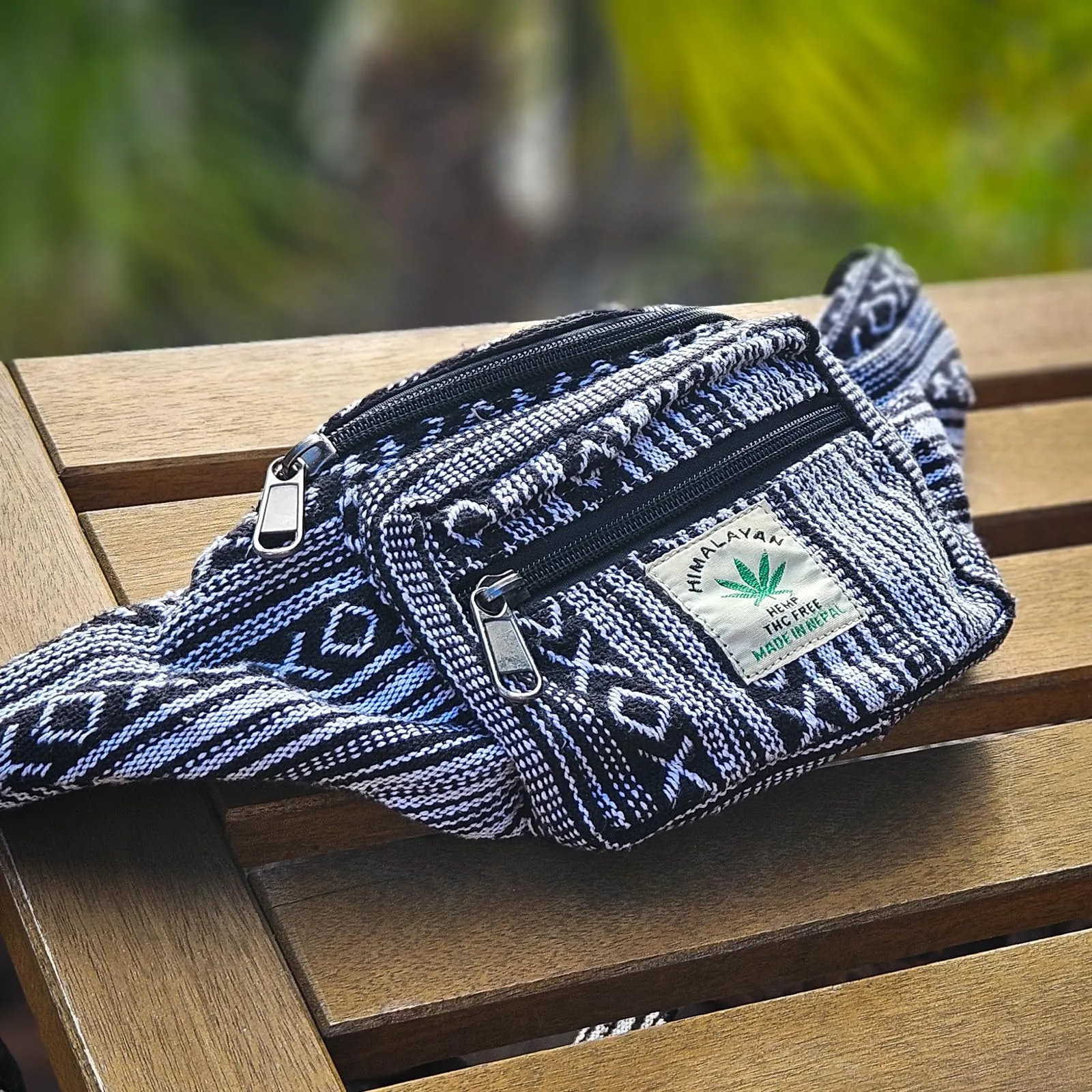 Marsupio Himalayan Hemp, ogni marsupio è un pezzo unico con stile, hipbag sostenibile in canapa, realizzato a mano in Nepal, Nero/Bianco, S - immagine 2
