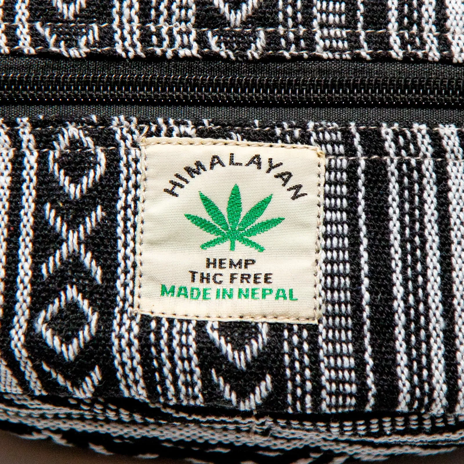 Marsupio Himalayan Hemp, ogni marsupio è un pezzo unico con stile, hipbag sostenibile in canapa, realizzato a mano in Nepal, Nero/Bianco, S - immagine 8