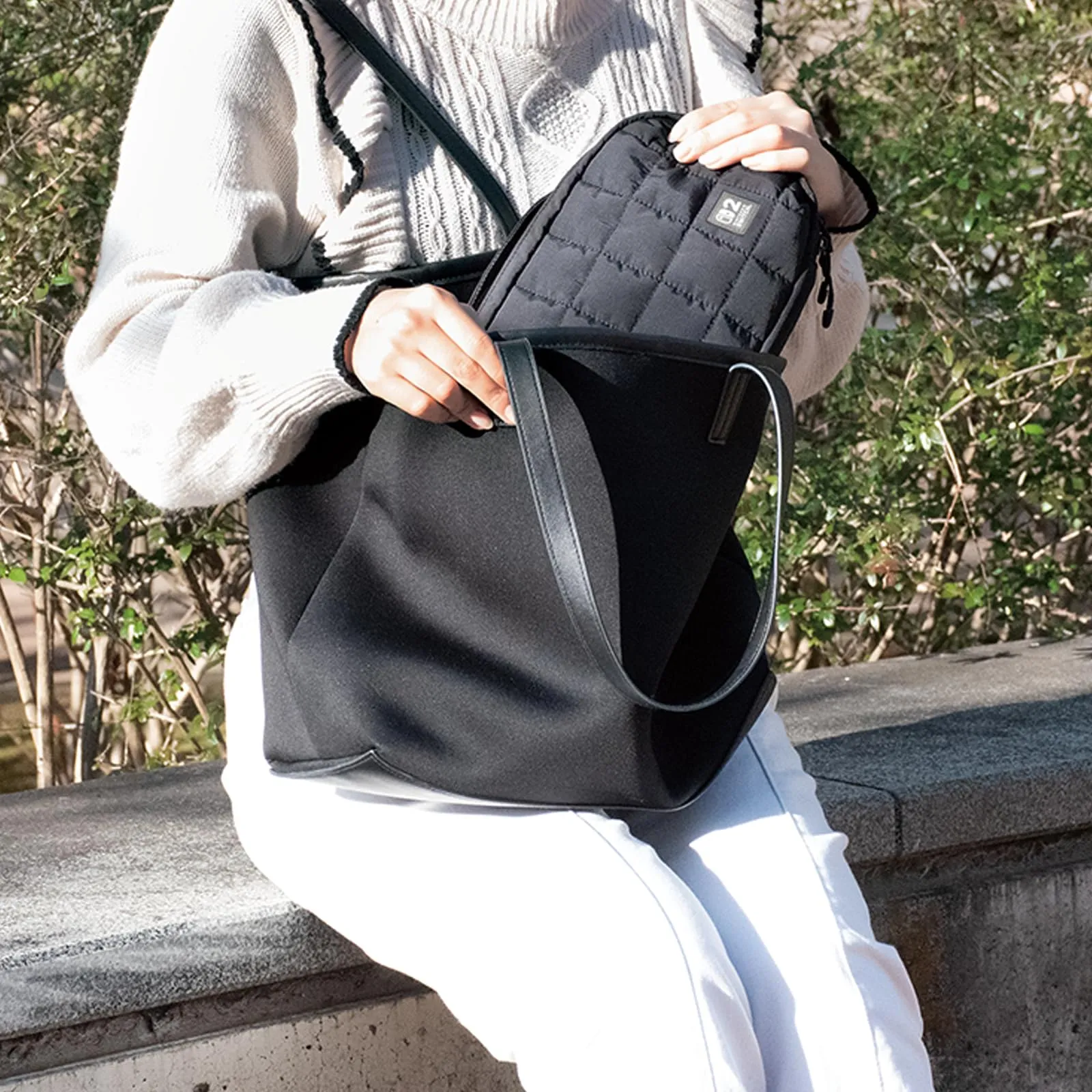 HORI Borsa Imbottita Puff Pouch (Nera) – Borsa per il trasporto e la protezione della Nintendo Switch 2 – Licenza Ufficiale Nintendo - immagine 4