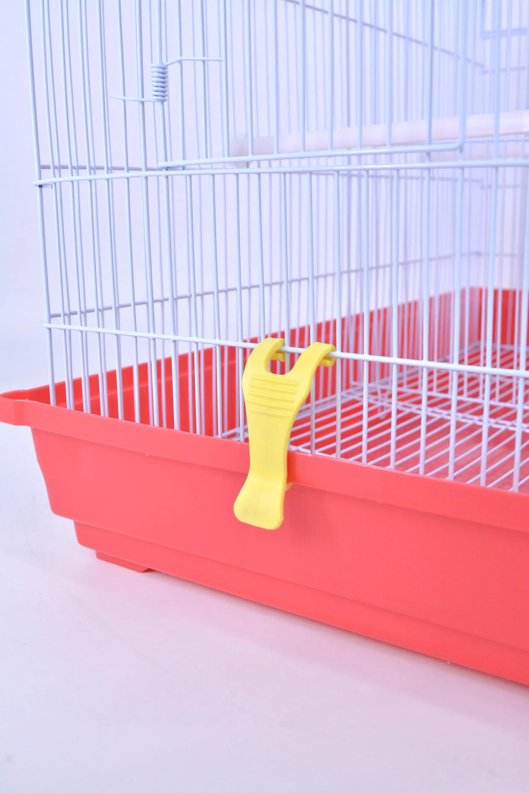 Pet's Solution - Gabbia Cova per Uccelli come Canarini, Cocorite e Bengalini, Ideale per Allevamento, con Divisorio, 2 Posatoi e 6 Mangiatoie - Rosso 58X35X36,5h cm - immagine 3