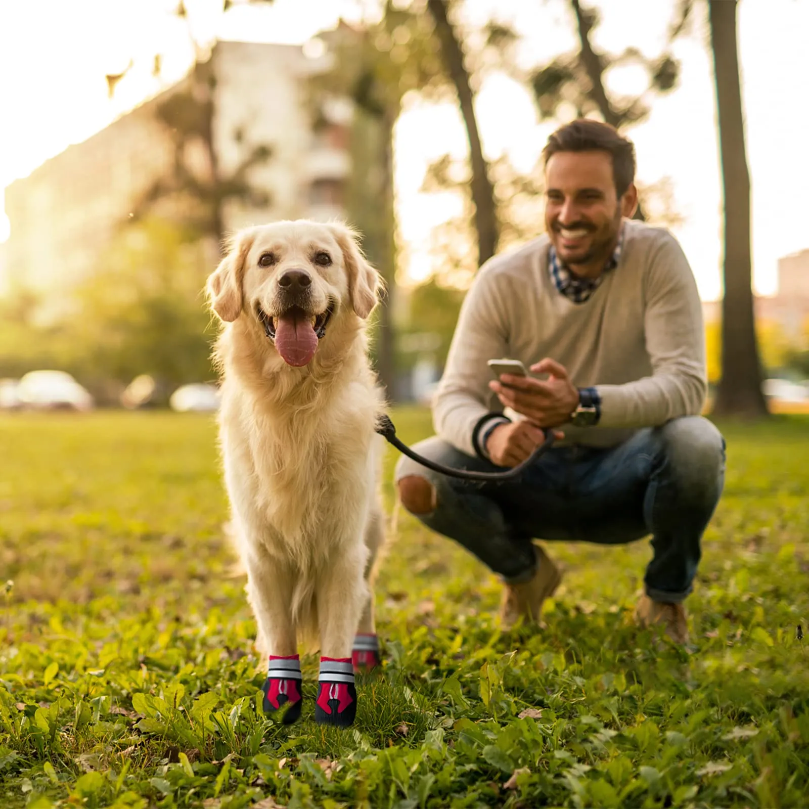NeuWee Stivali per cani, Set di 4 scarpe per cani impermeabili con cinturini riflettenti Suola antiscivolo Protezioni per zampe da esterno Scarpe per cani di taglia piccola media e Grande (XXL, Rosso) - immagine 6