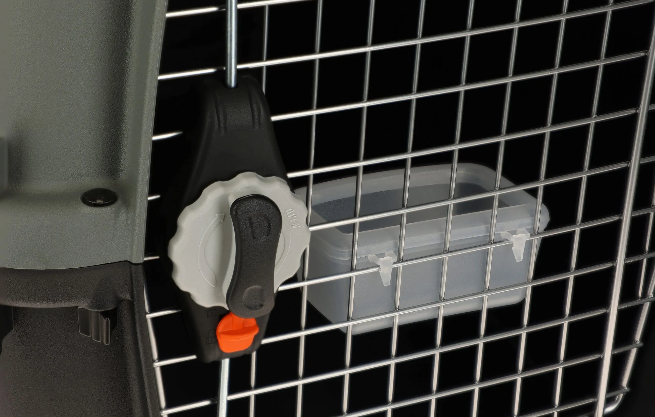 Kerbl Pet scatola di trasporto Eco, per cani, antracite/grigio-verde, 70x50x51,5 cm, plastica, 8-25 kg, adatto ai cani, adatto ai viaggi aerei, con porta in metallo - immagine 2
