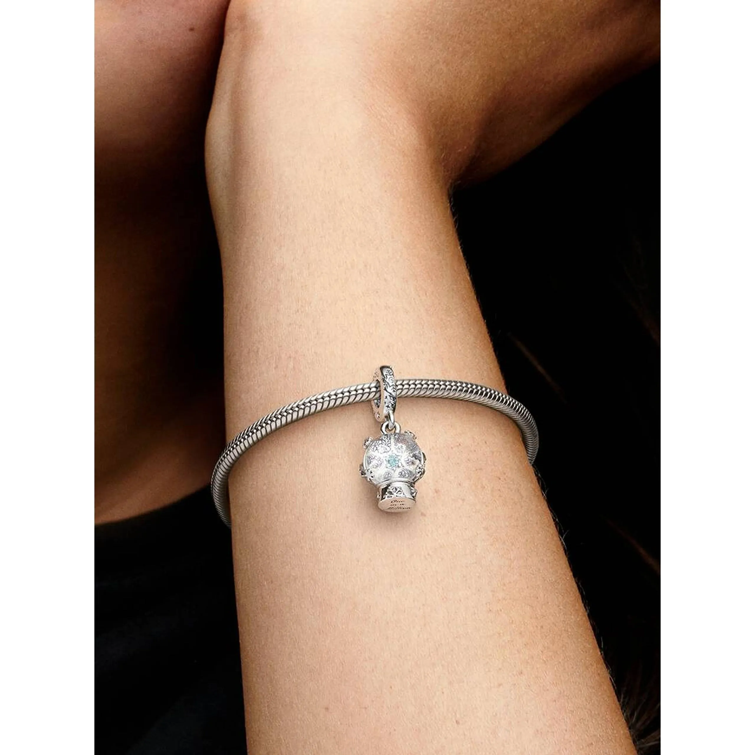 PANDORA Pendente Moments con palla di neve in argento Sterling con zirconi cubici trasparenti e verde acqua e vetro di Murano con glitter trasparenti - immagine 3
