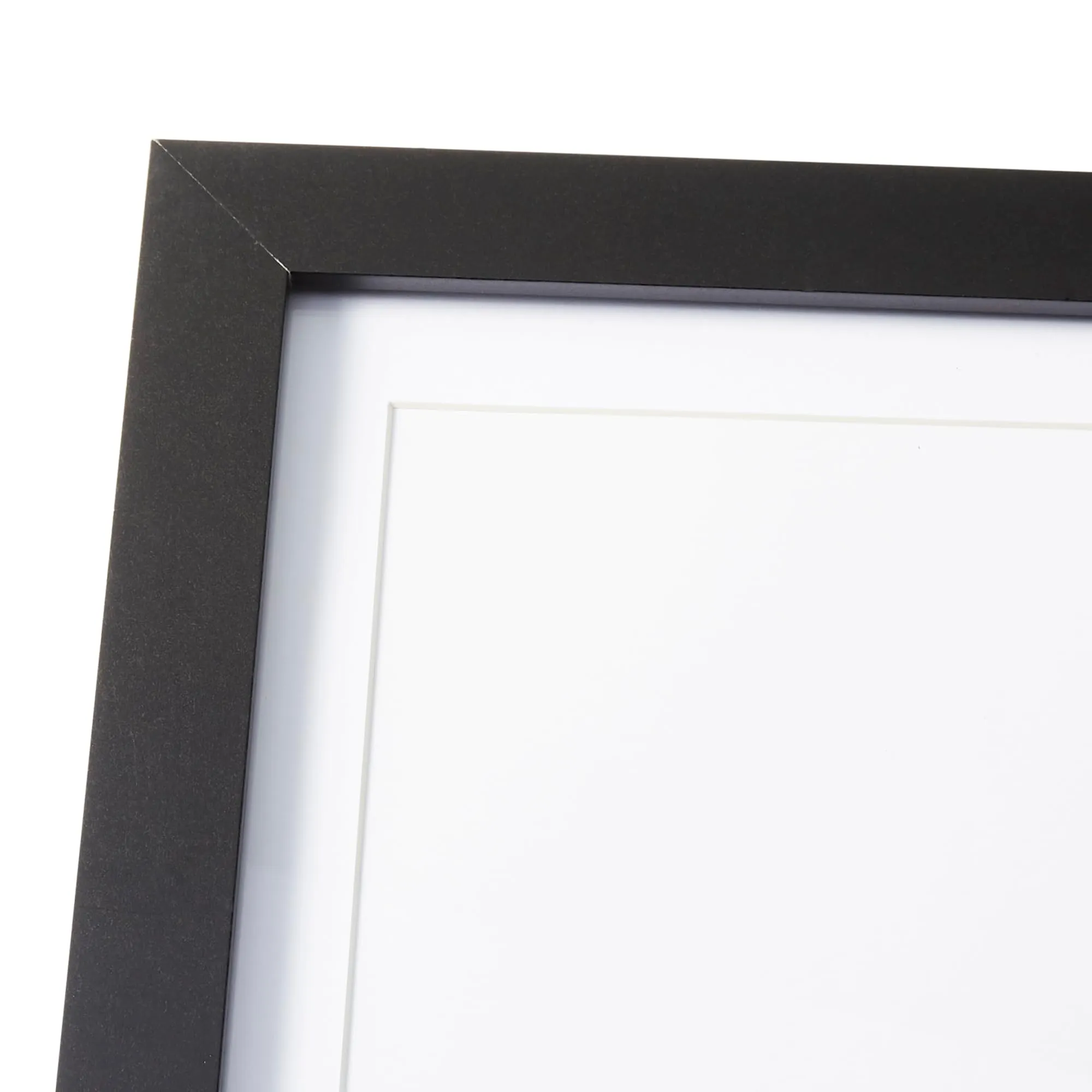 Amazon Basics - Cornice Rettangolare in Legno a Inserimento Frontale per Opere d'Arte/Foto, 28cm x 4,6cm, Nero - immagine 3