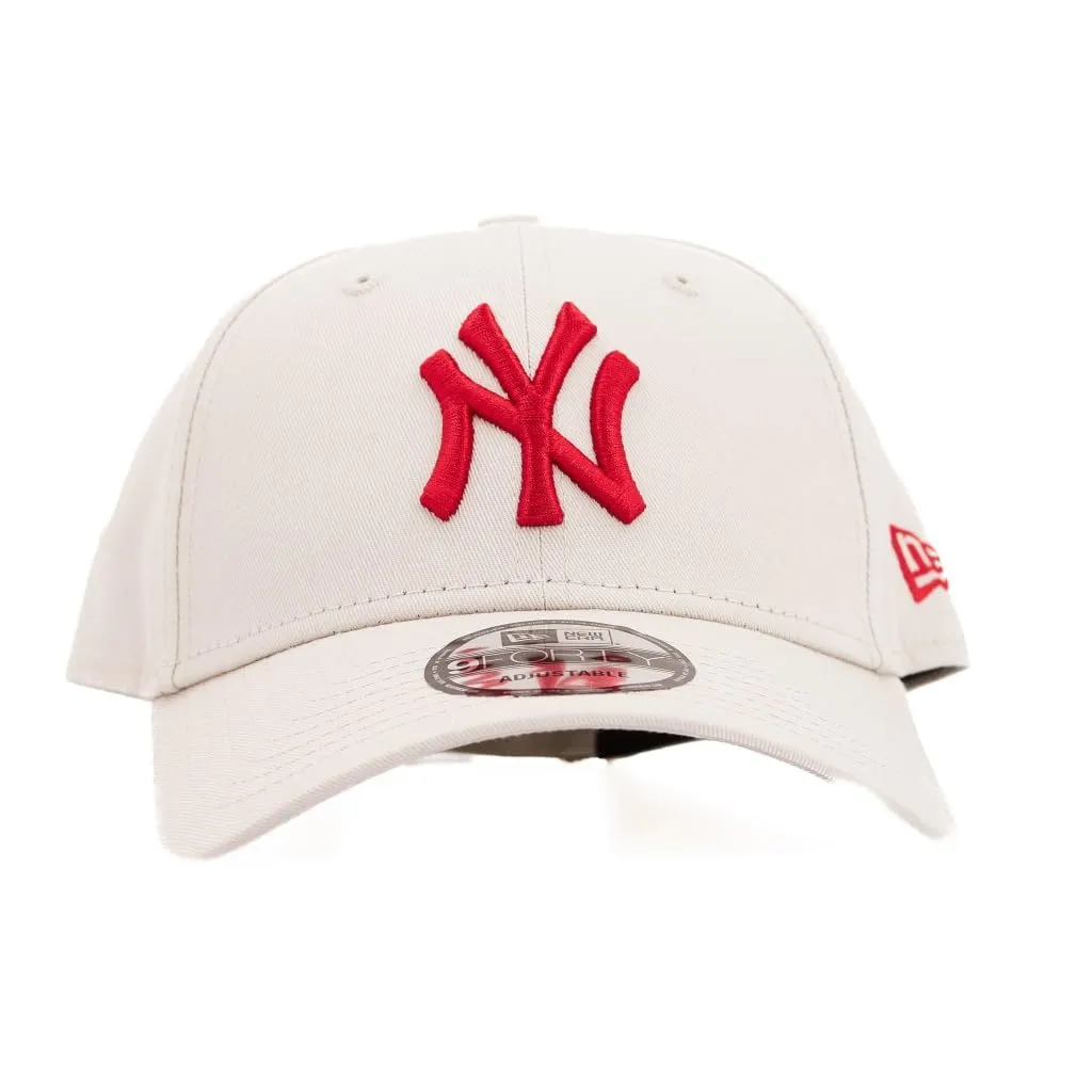 New Era New York Yankees MLB League Essential Beige Rosso 9Forty Berretto Regolabile