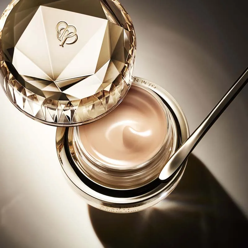 Clé de Peau Beauté Clé de Peau Beauté The Foundation - O10 Light Ocher
