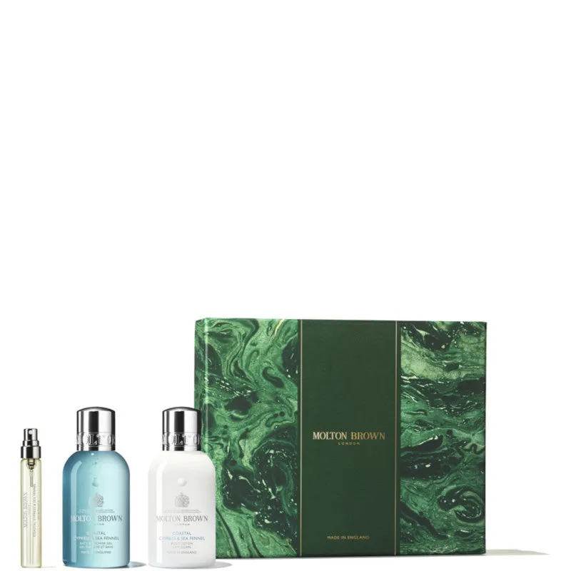 Molton Brown Coastal Cypress & Sea Fennel Travel Gift Set 7,5 ML Eau de Toilette + 100 ML Gel Doccia + 100 ML Lozione Corpo - 7,5 ML Eau de Toilette + 100 ML Gel Doccia + 100 ML Lozione Corpo