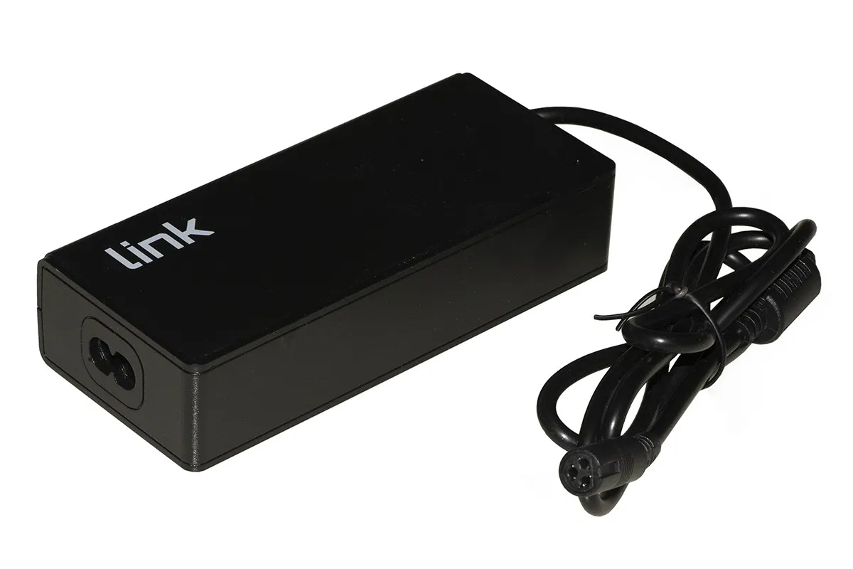 Alimentatore Universale Per Notebook 90 Watt 5A Max Regolazione Automatica 12-20 Volt Con 12 Adattatori 1 Porta Usb Per Ricarica 5 Volt 18 Watt